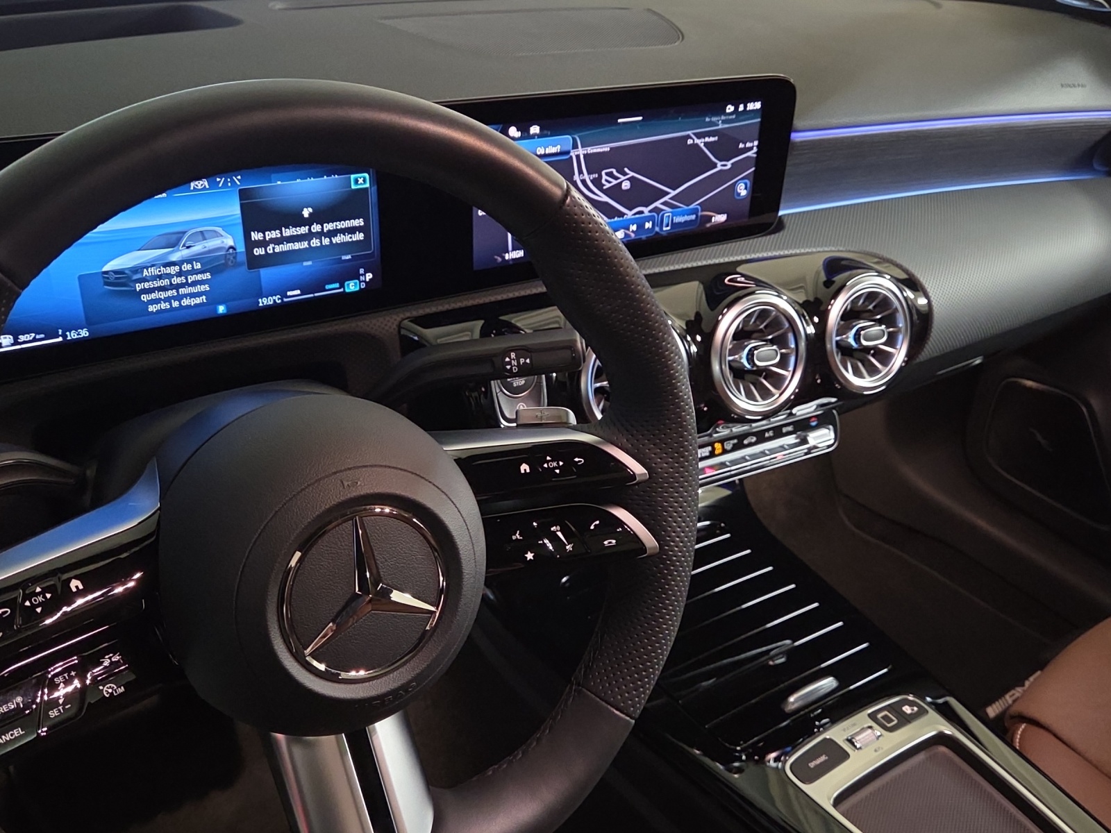 MERCEDES-BENZ A 200 7G-DCT-image-15