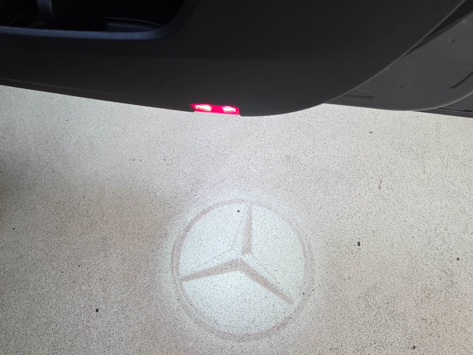 MERCEDES-BENZ A 200 7G-DCT-image-11