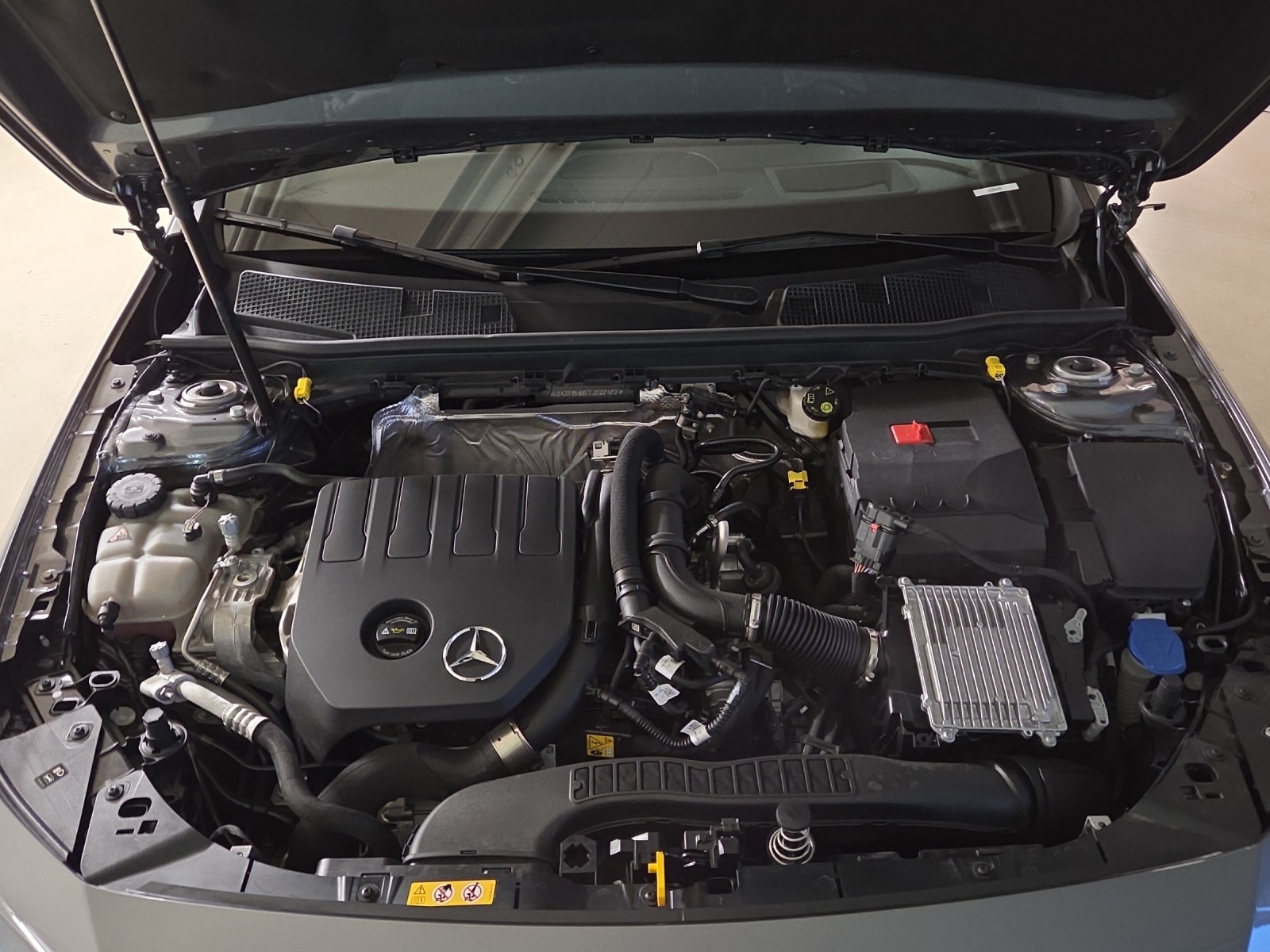 MERCEDES-BENZ A 200 7G-DCT-image-21
