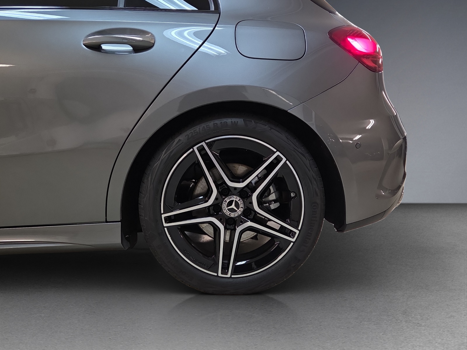 MERCEDES-BENZ A 200 7G-DCT-image-5