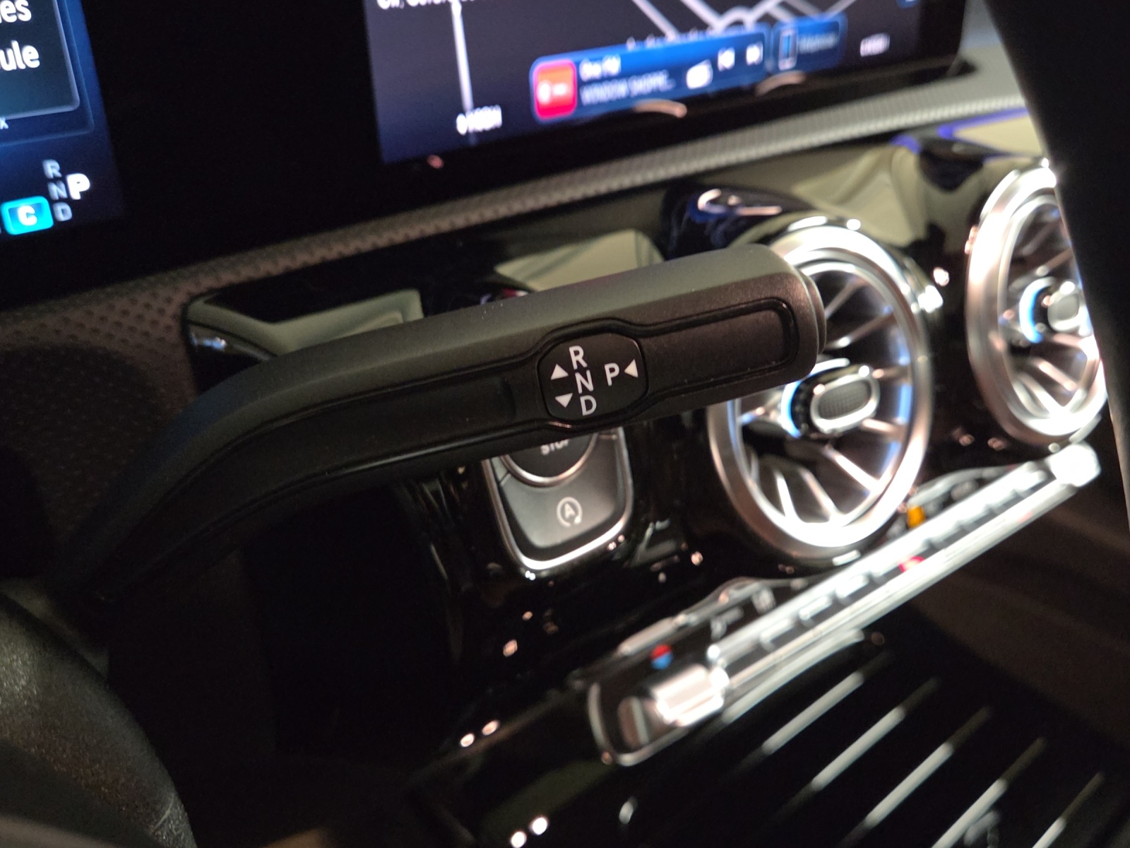 MERCEDES-BENZ A 200 7G-DCT-image-16