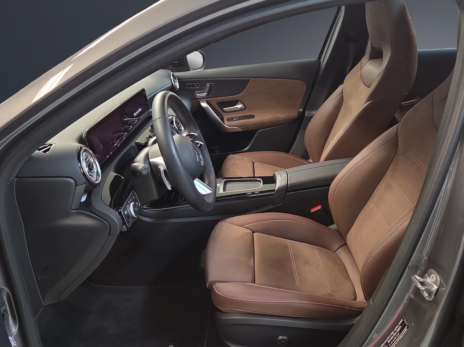 MERCEDES-BENZ A 200 7G-DCT-image-6