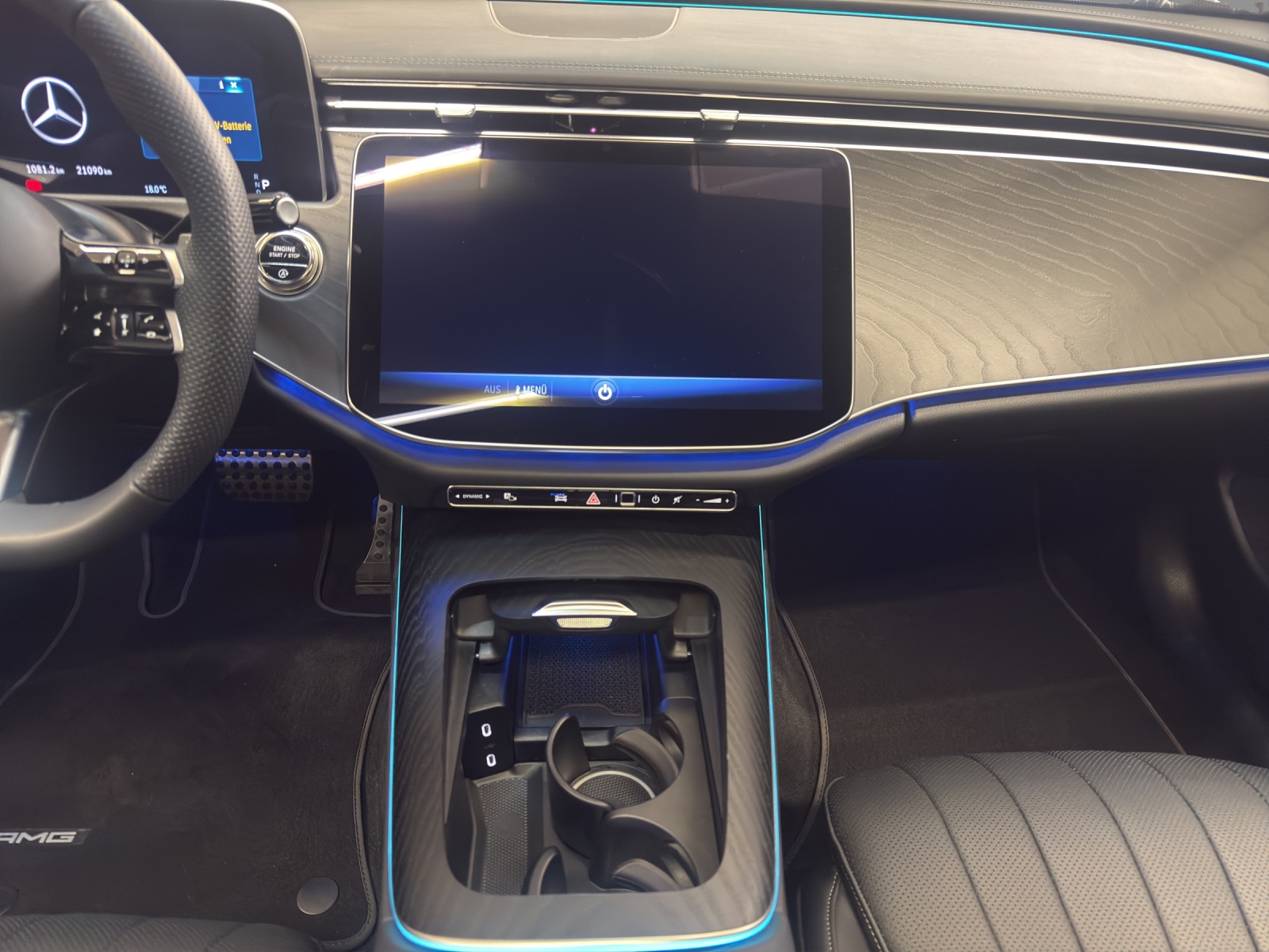 MERCEDES-BENZ E 450 d 4M - AMG / 360 Grad Kamera / Panorama-Dach / AHK / Digital Light-image-12