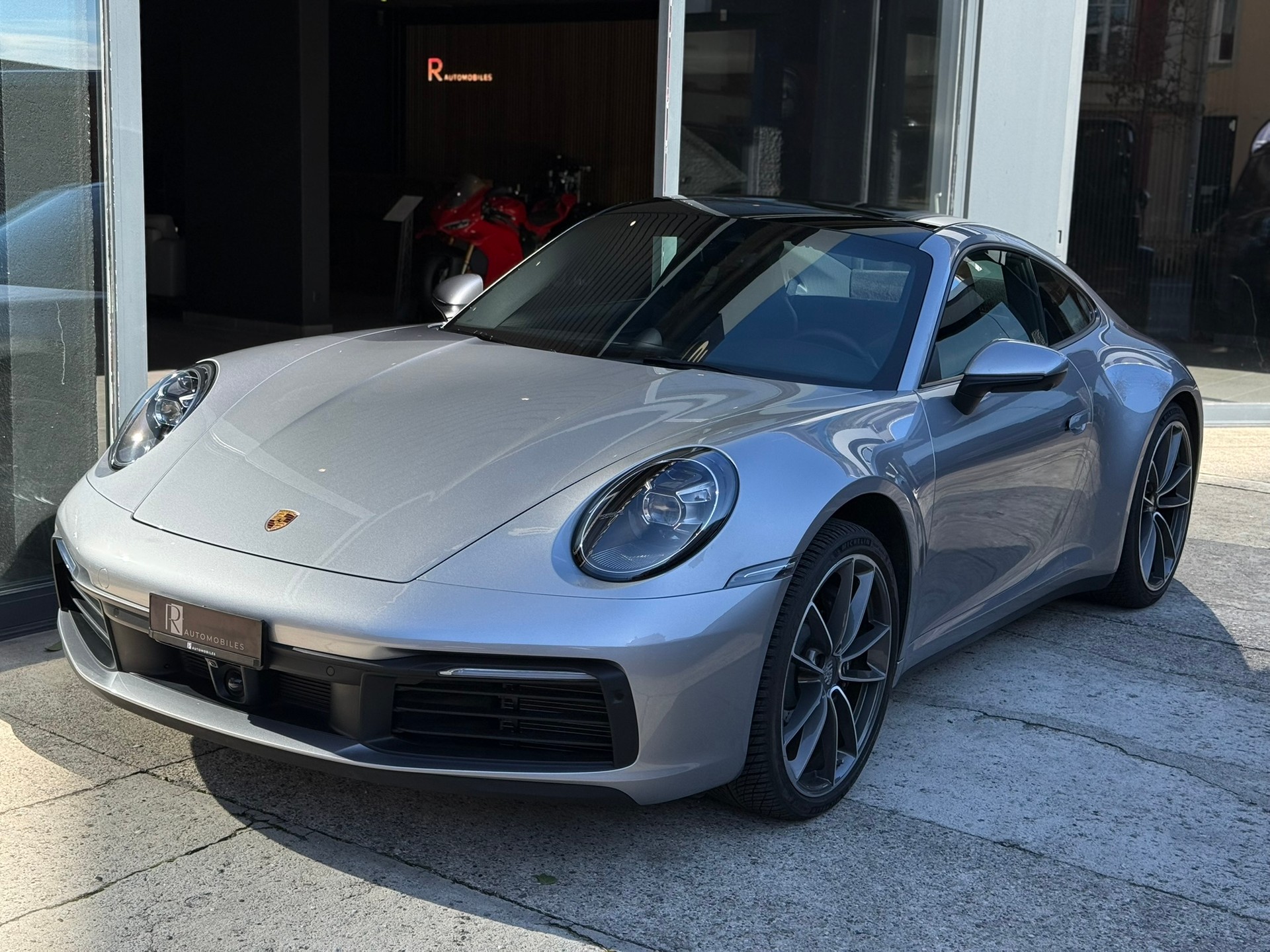 PORSCHE 911 Carrera 4 PDK-image-19