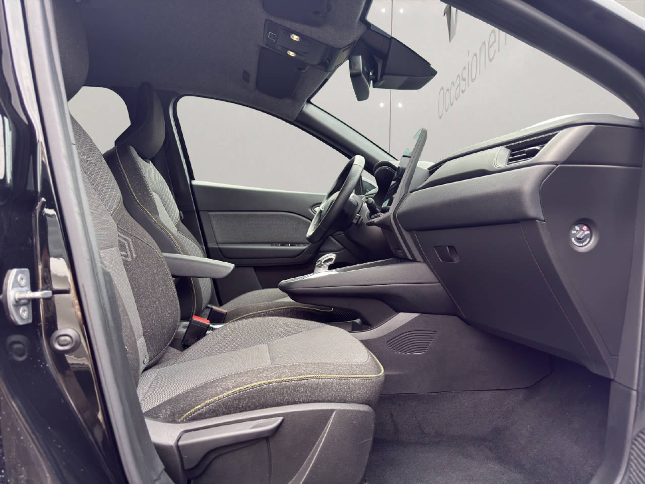 RENAULT Captur 1.6 E-Tech techno-image-9