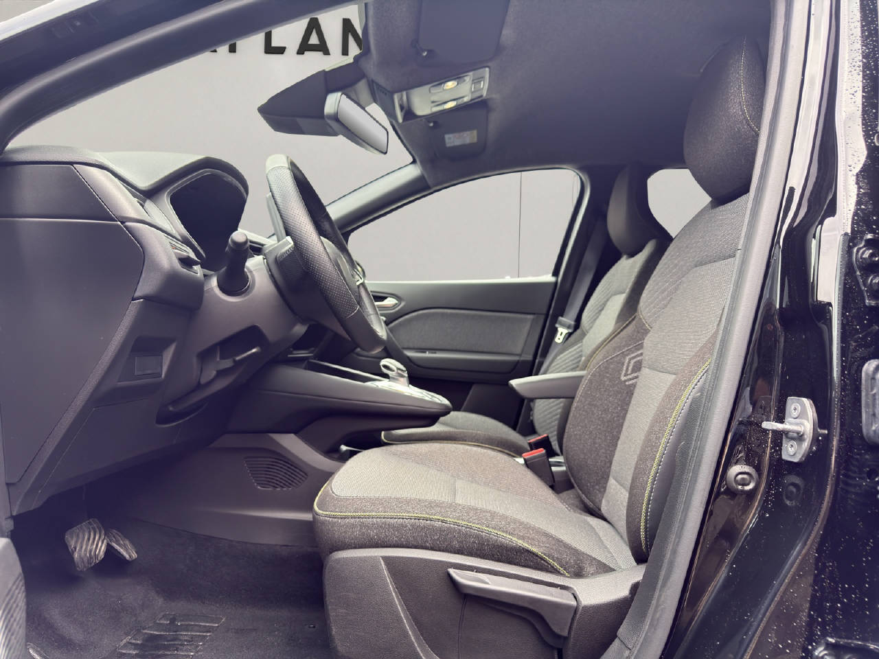 RENAULT Captur 1.6 E-Tech techno-image-3