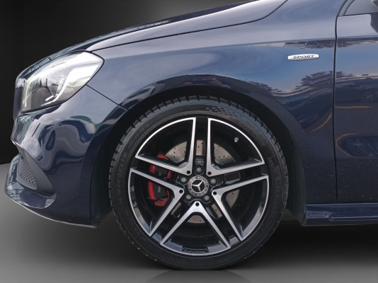 MERCEDES-BENZ A 250 Sport-image-5