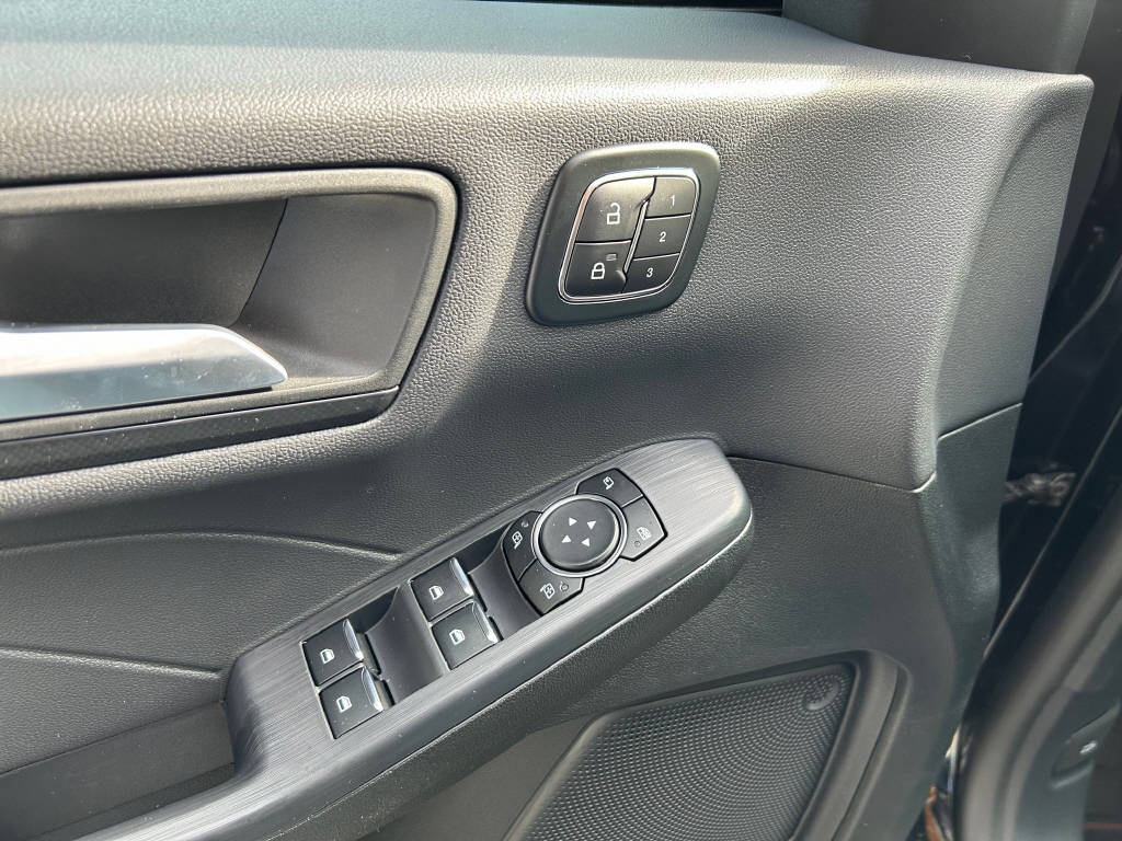 FORD Kuga 2.5 Hybrid ST-Line X 4x4-image-13