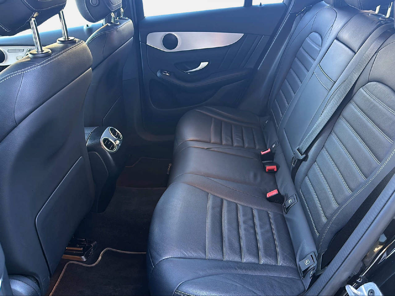 MERCEDES-BENZ GLC 400 d AMG Line 4m-image-10