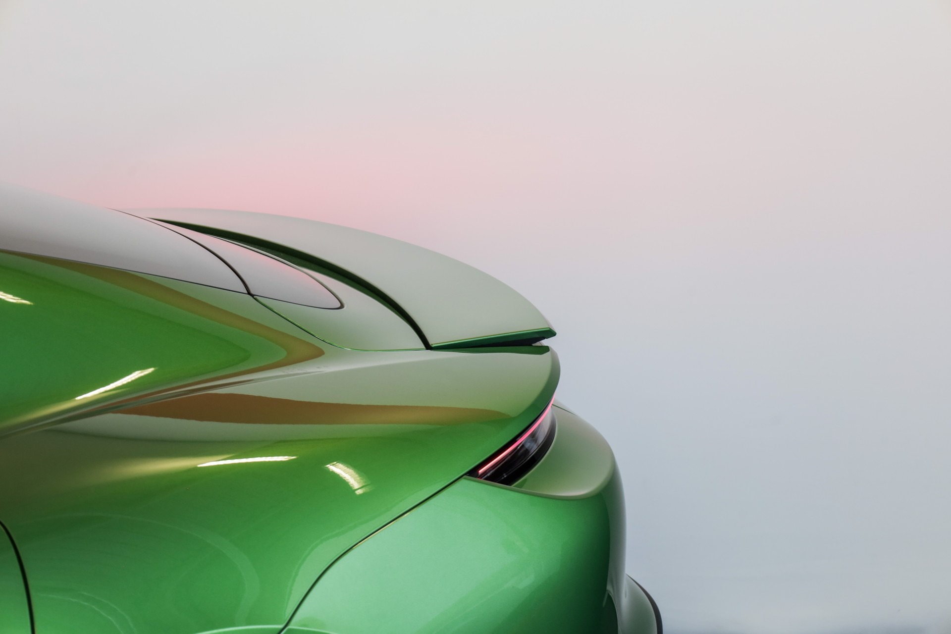 PORSCHE Taycan Turbo S-image-27