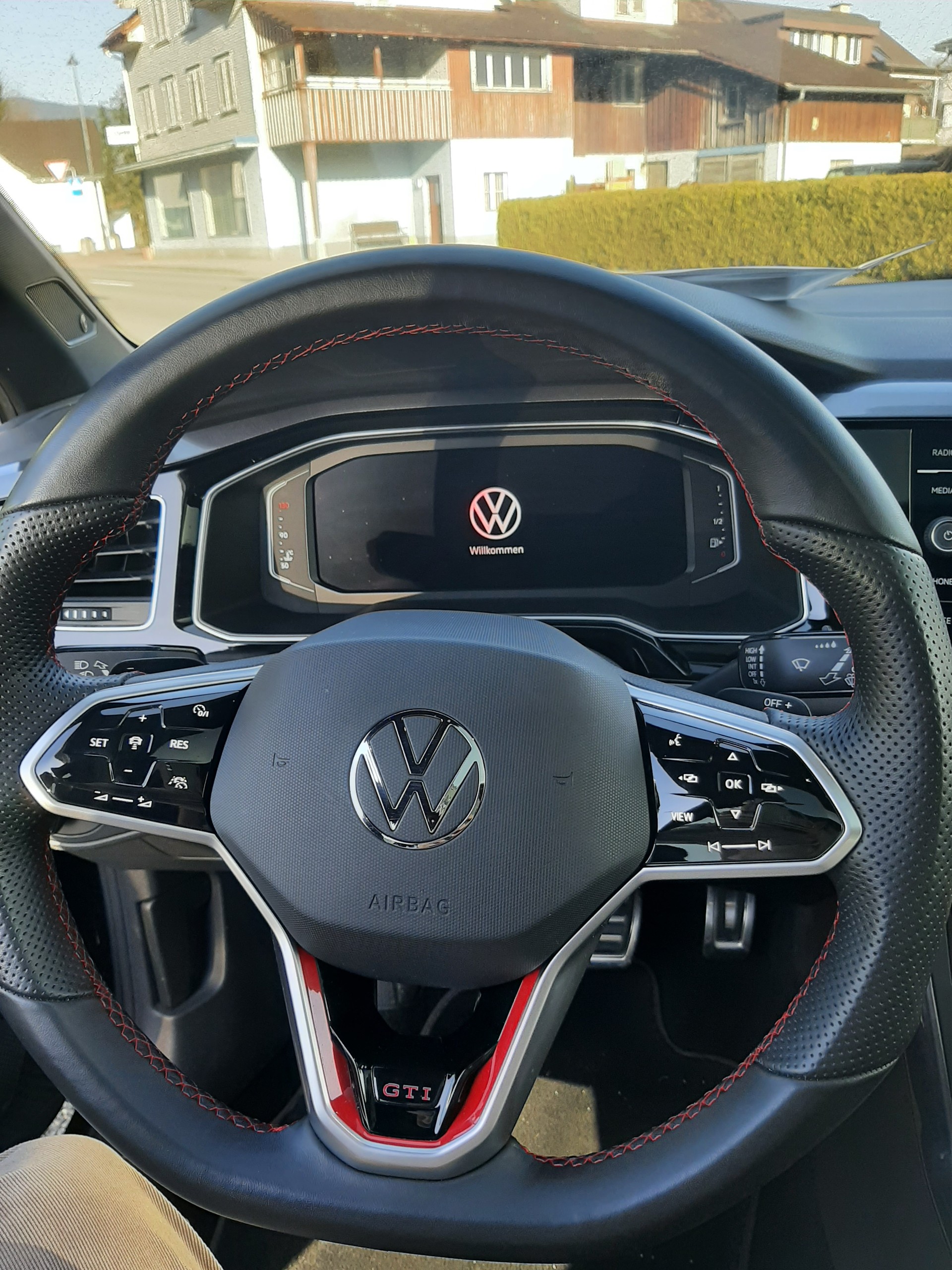 VW Polo 2.0 TSI GTI DSG-image-5