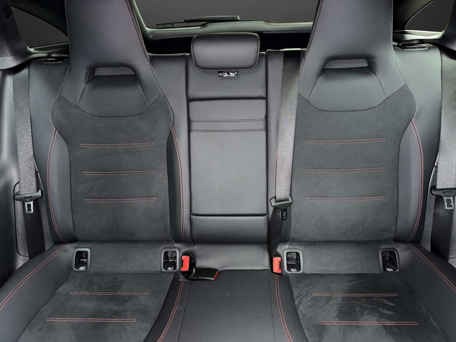 MERCEDES-BENZ CLA SB 180 7G-DCT-image-14