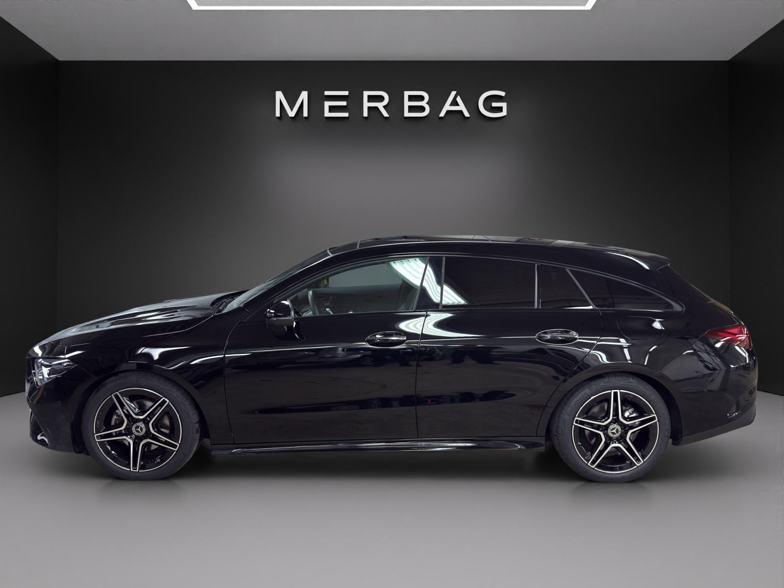MERCEDES-BENZ CLA SB 180 7G-DCT-image-1