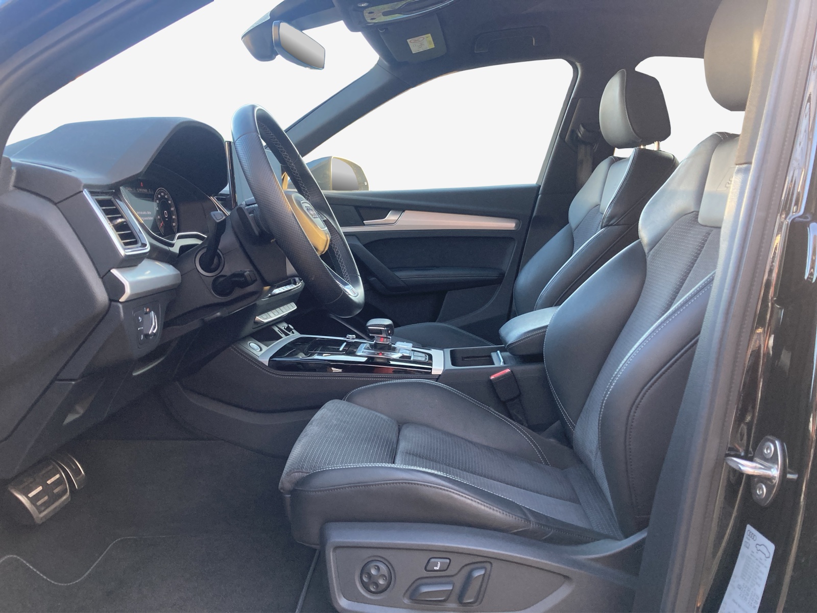 AUDI Q5 Sportback 40 TDI Blackedition quattro S-tronic-image-7