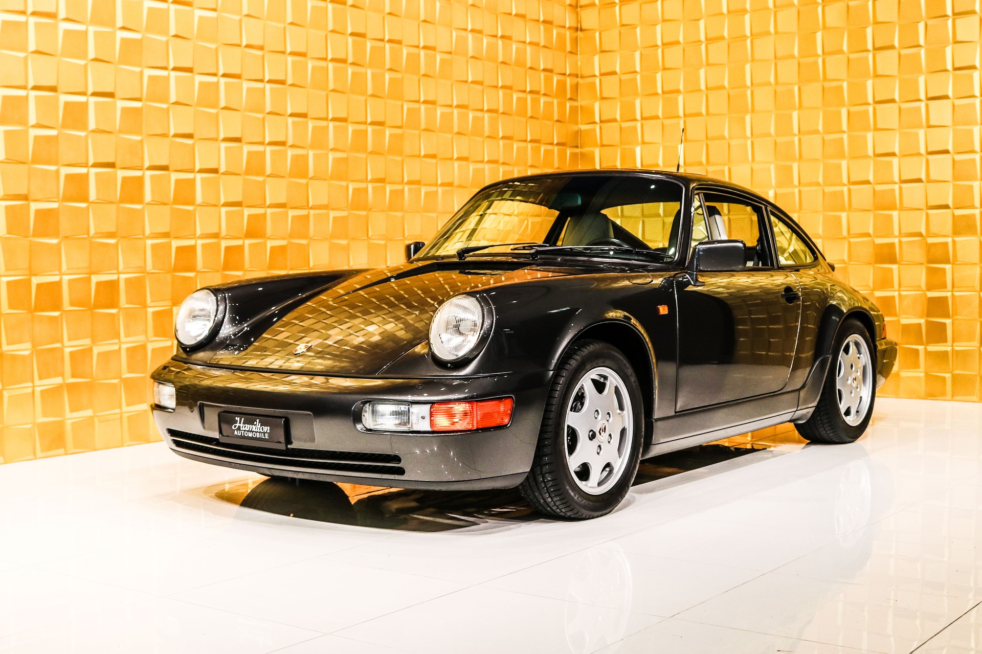 PORSCHE 911 964 Carrera 4-image-3