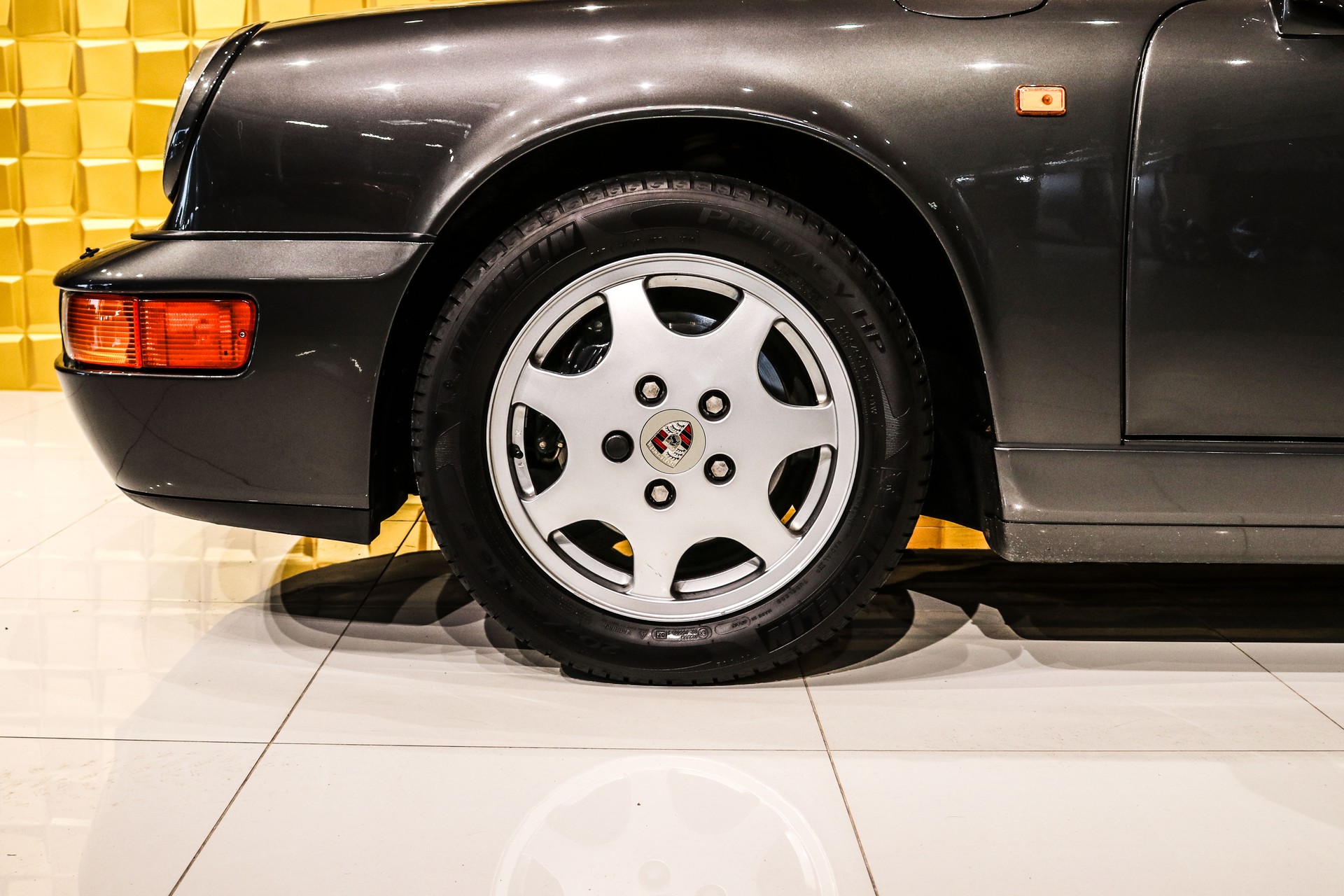 PORSCHE 911 964 Carrera 4-image-10