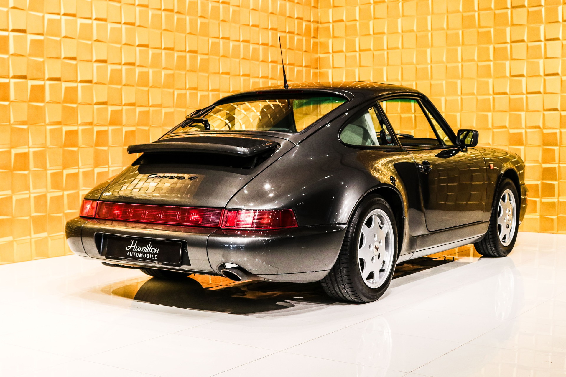 PORSCHE 911 964 Carrera 4-image-5