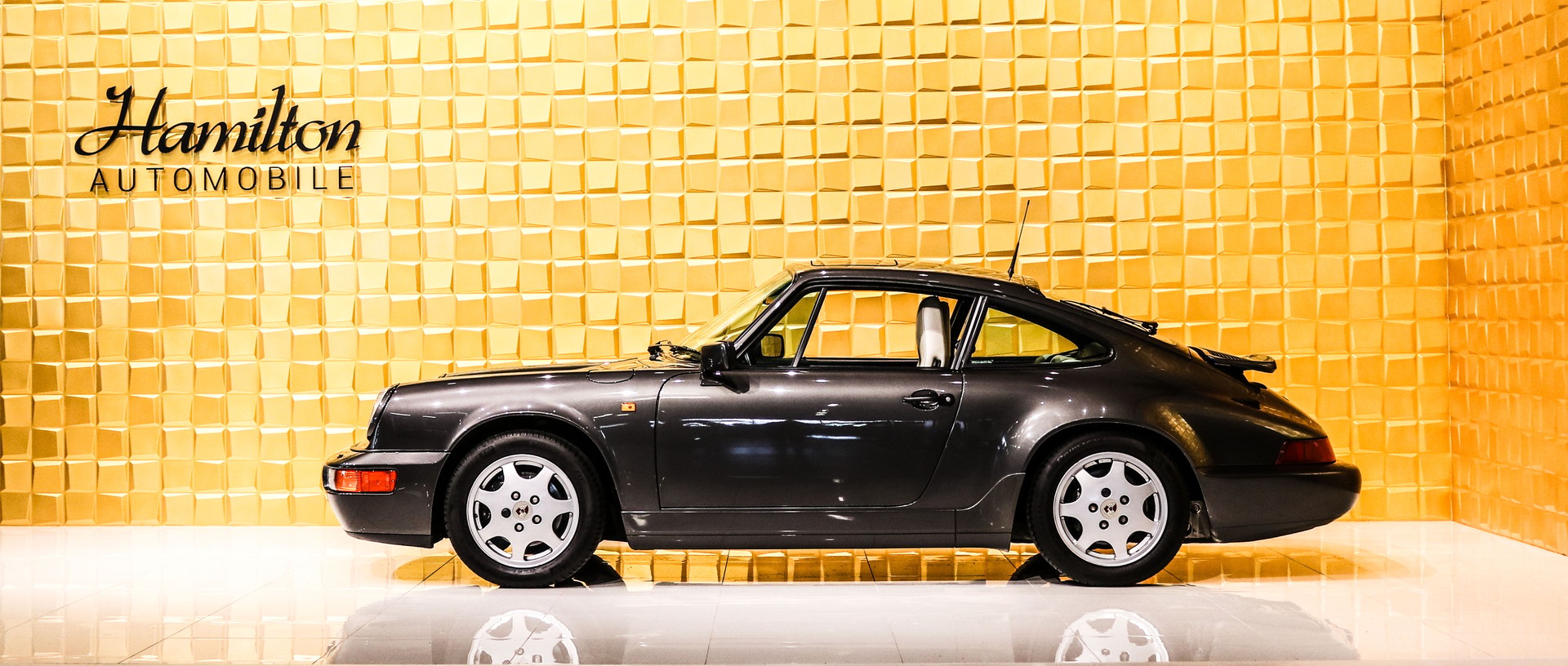 PORSCHE 911 964 Carrera 4-image-4