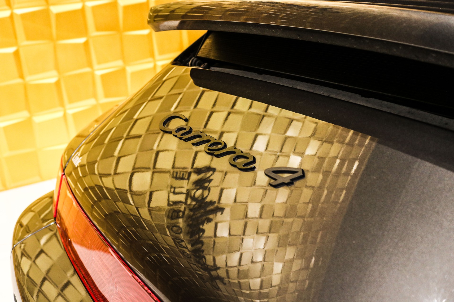 PORSCHE 911 964 Carrera 4-image-8