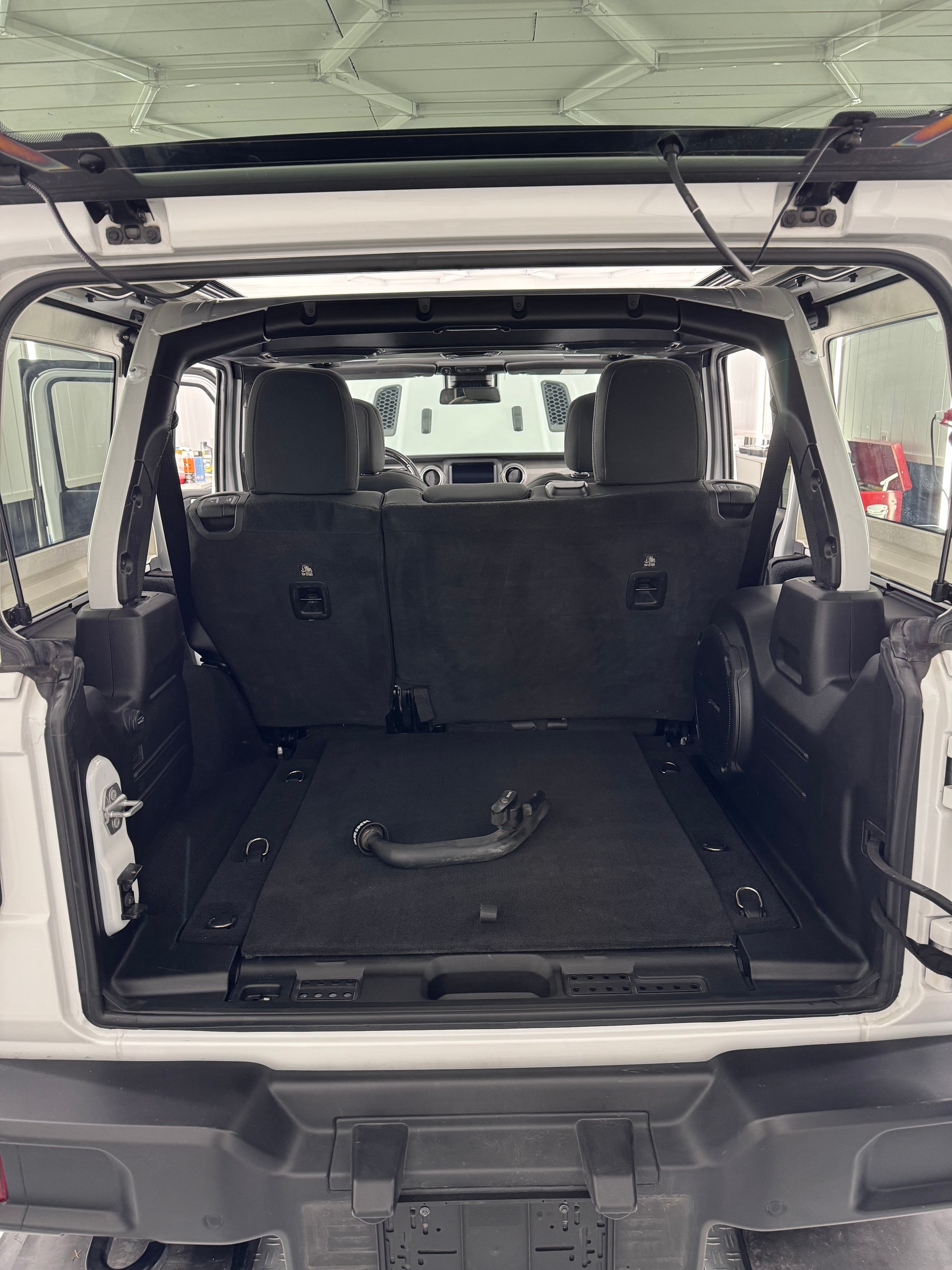 JEEP Wrangler 2.0 Unlimited Sahara Automatic-image-5