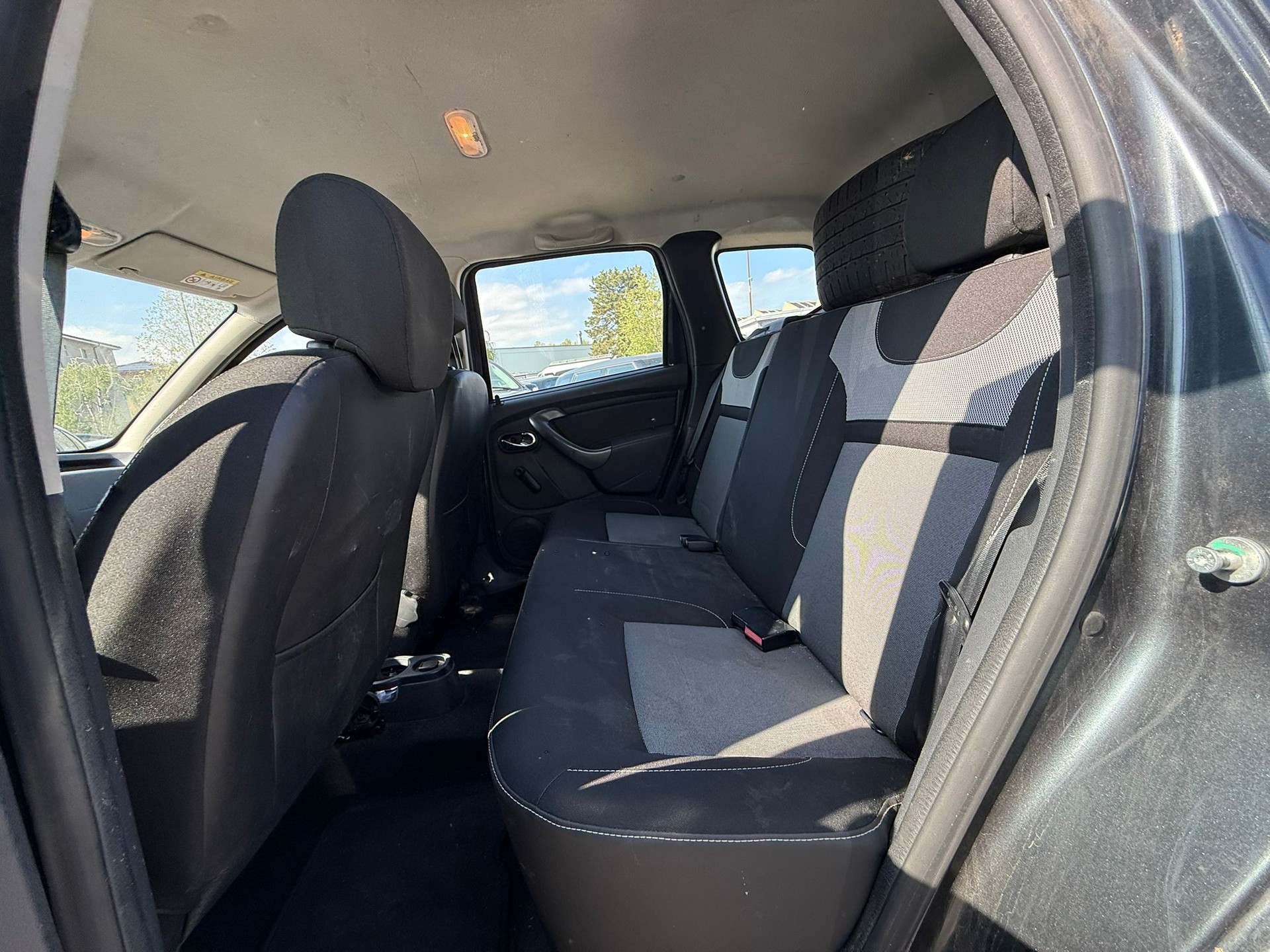 DACIA Duster 1.2 T Lauréate 4x4-image-10