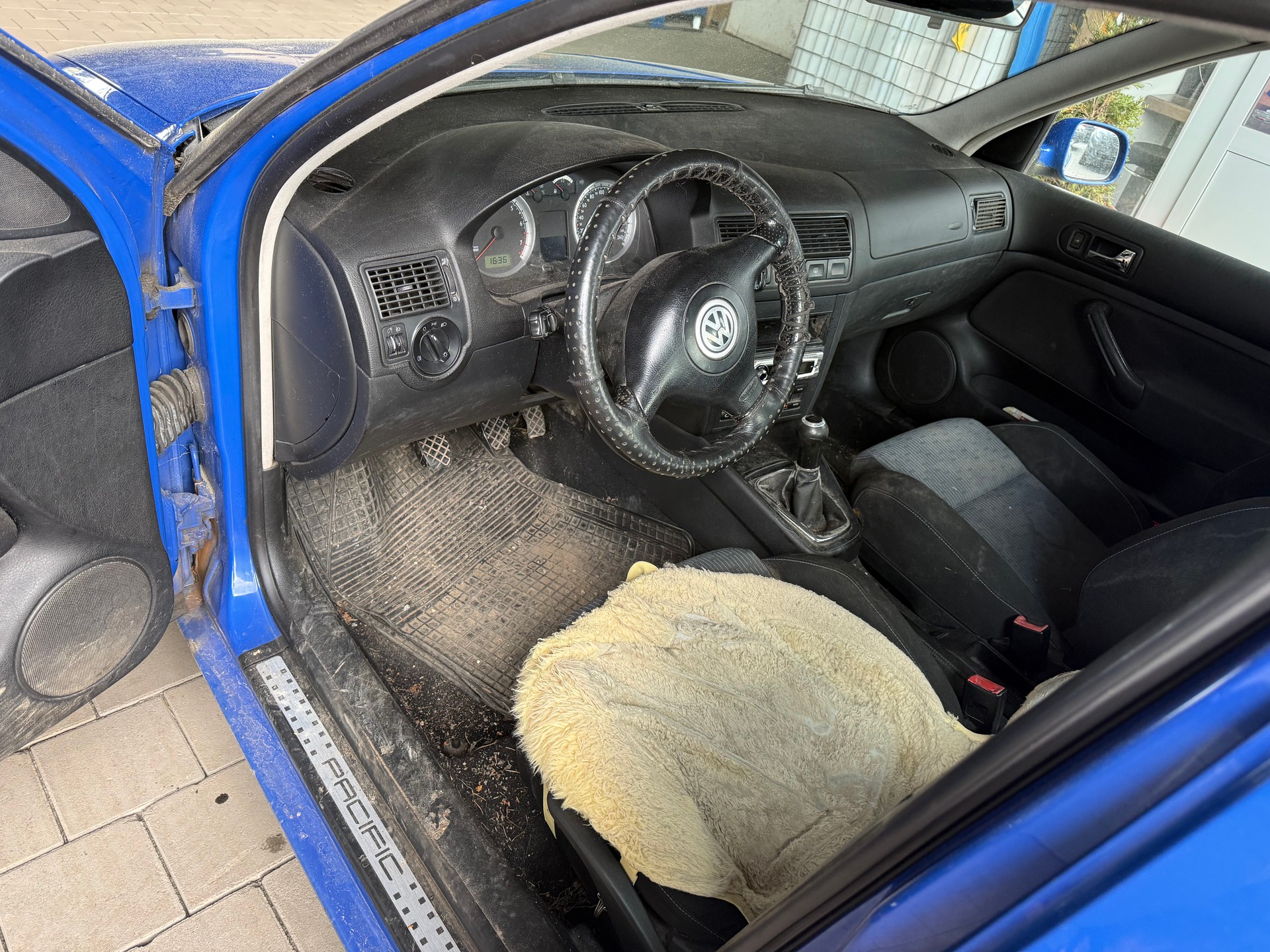 VW Golf Variant 2.0 Pacific 4Motion-image-9