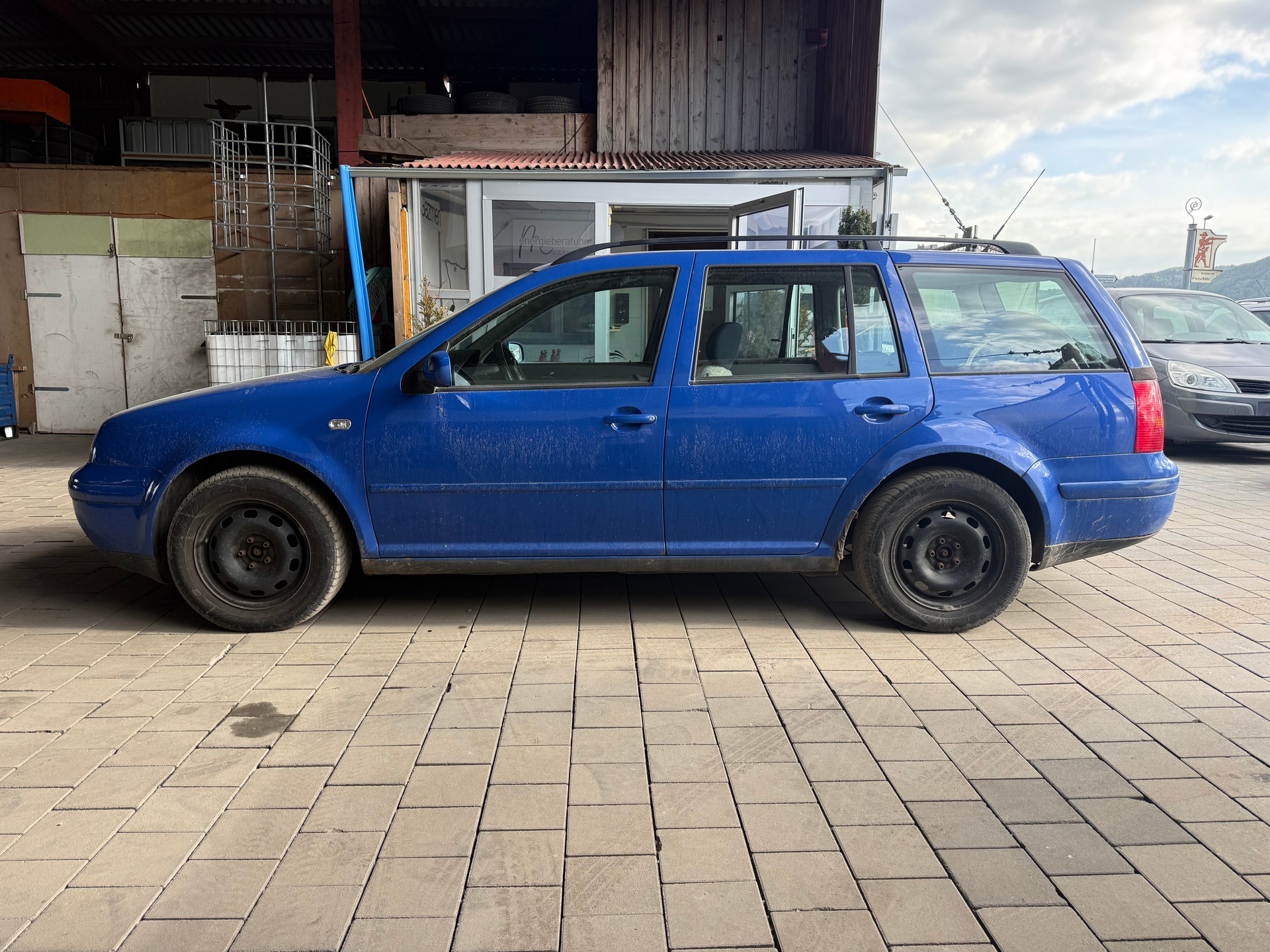 VW Golf Variant 2.0 Pacific 4Motion-image-2
