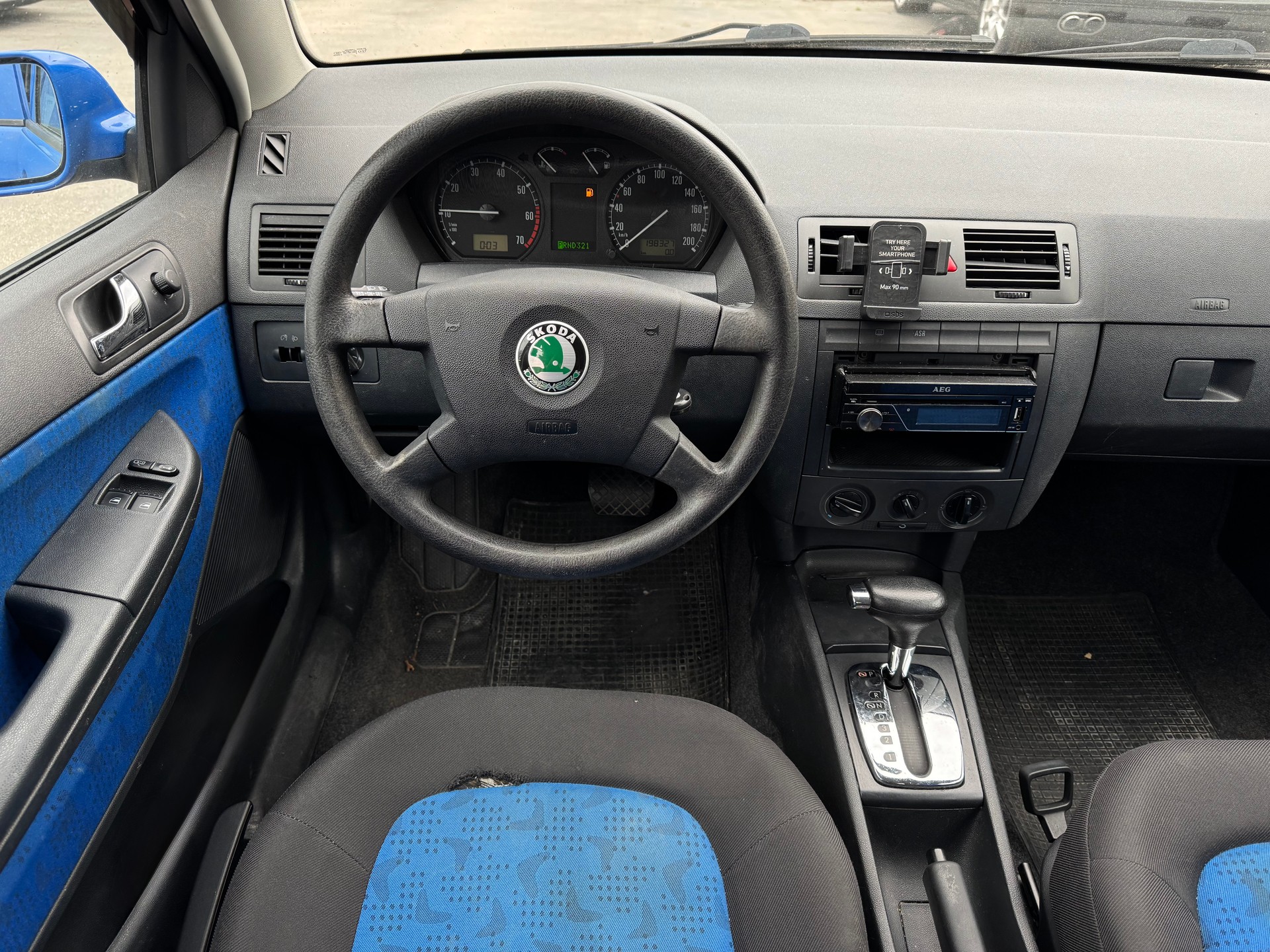 SKODA Fabia 1.4 16V Comfort-image-11