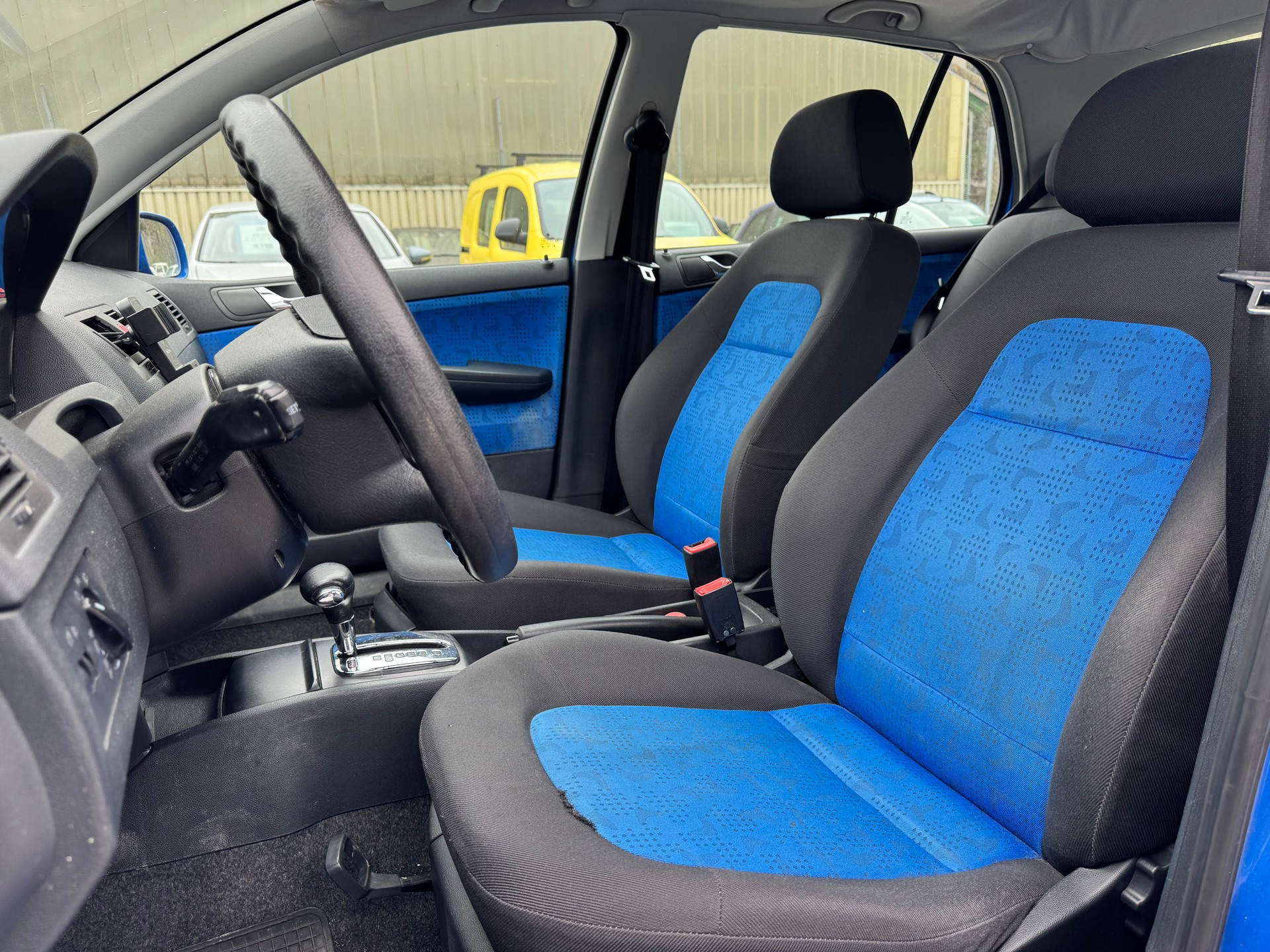 SKODA Fabia 1.4 16V Comfort-image-8