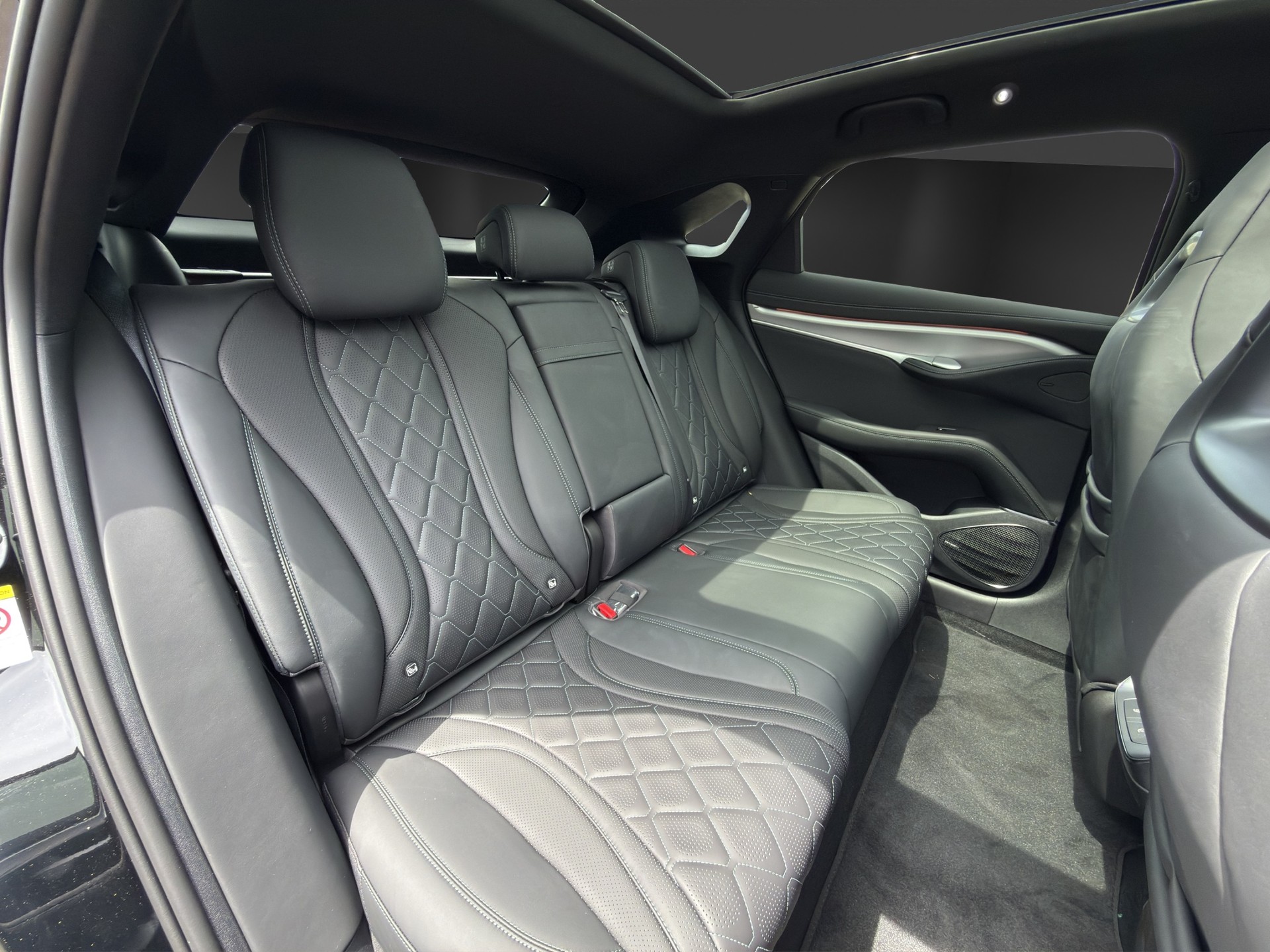 BYD Sealion 7 91,3 kWh Excellence AWD-image-16