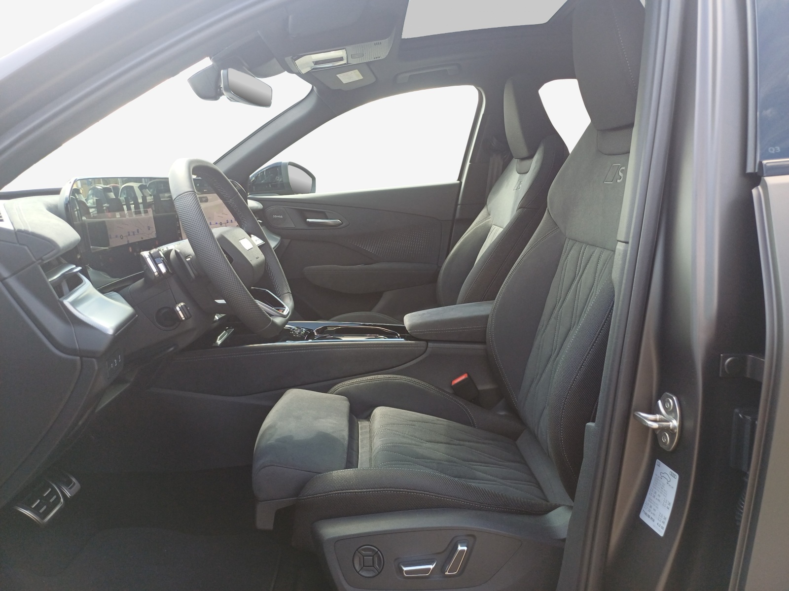 AUDI Q3 SUV TFSI quattro 195 kW S tronic-image-7