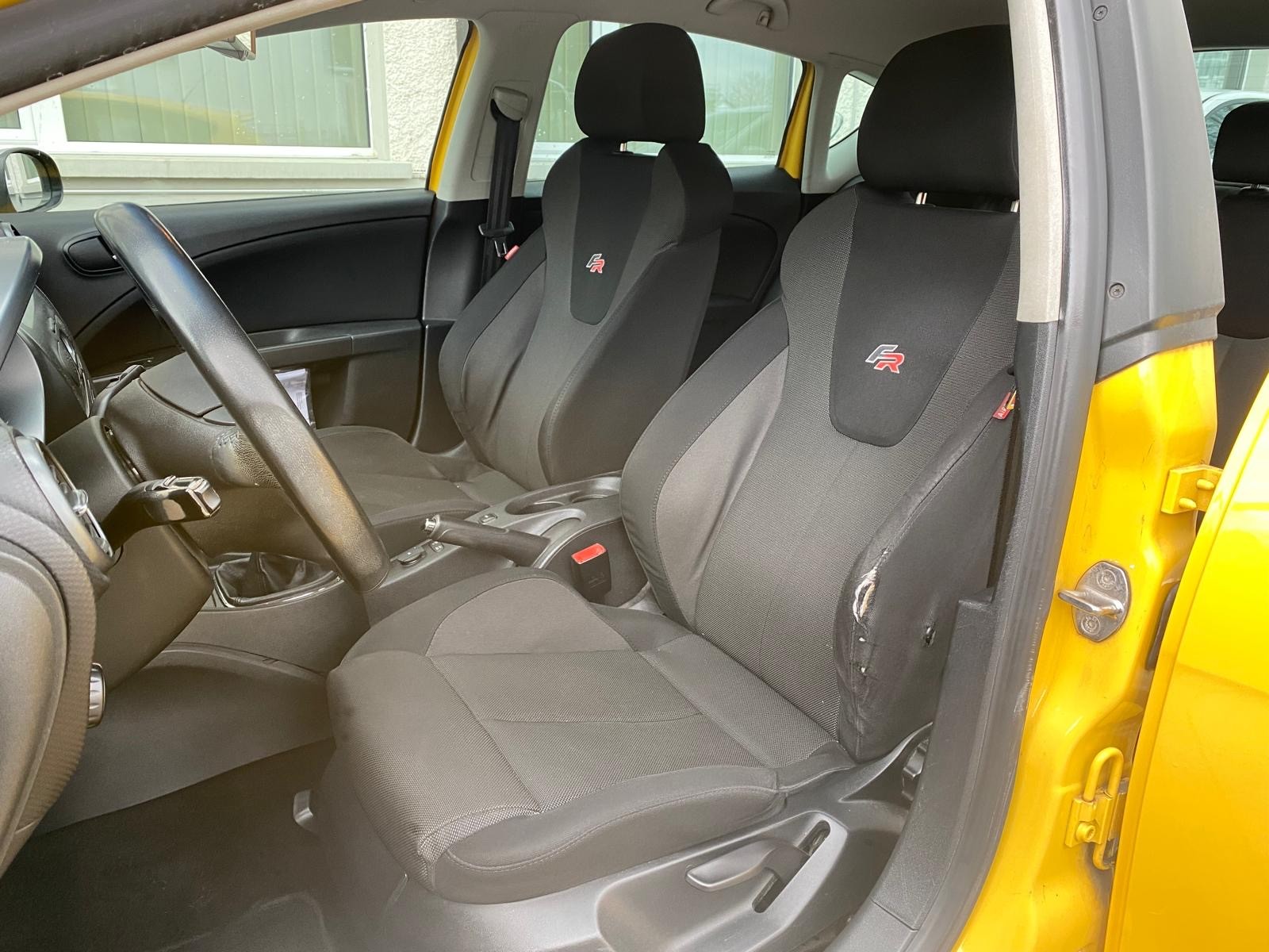 SEAT Leon 2.0 TSI FR-image-12