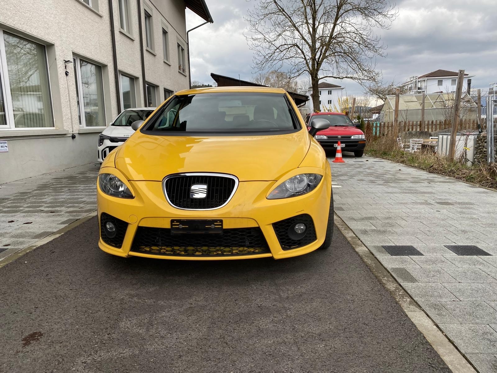 SEAT Leon 2.0 TSI FR-image-1