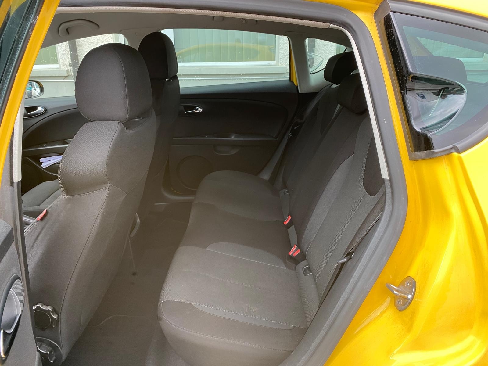 SEAT Leon 2.0 TSI FR-image-13