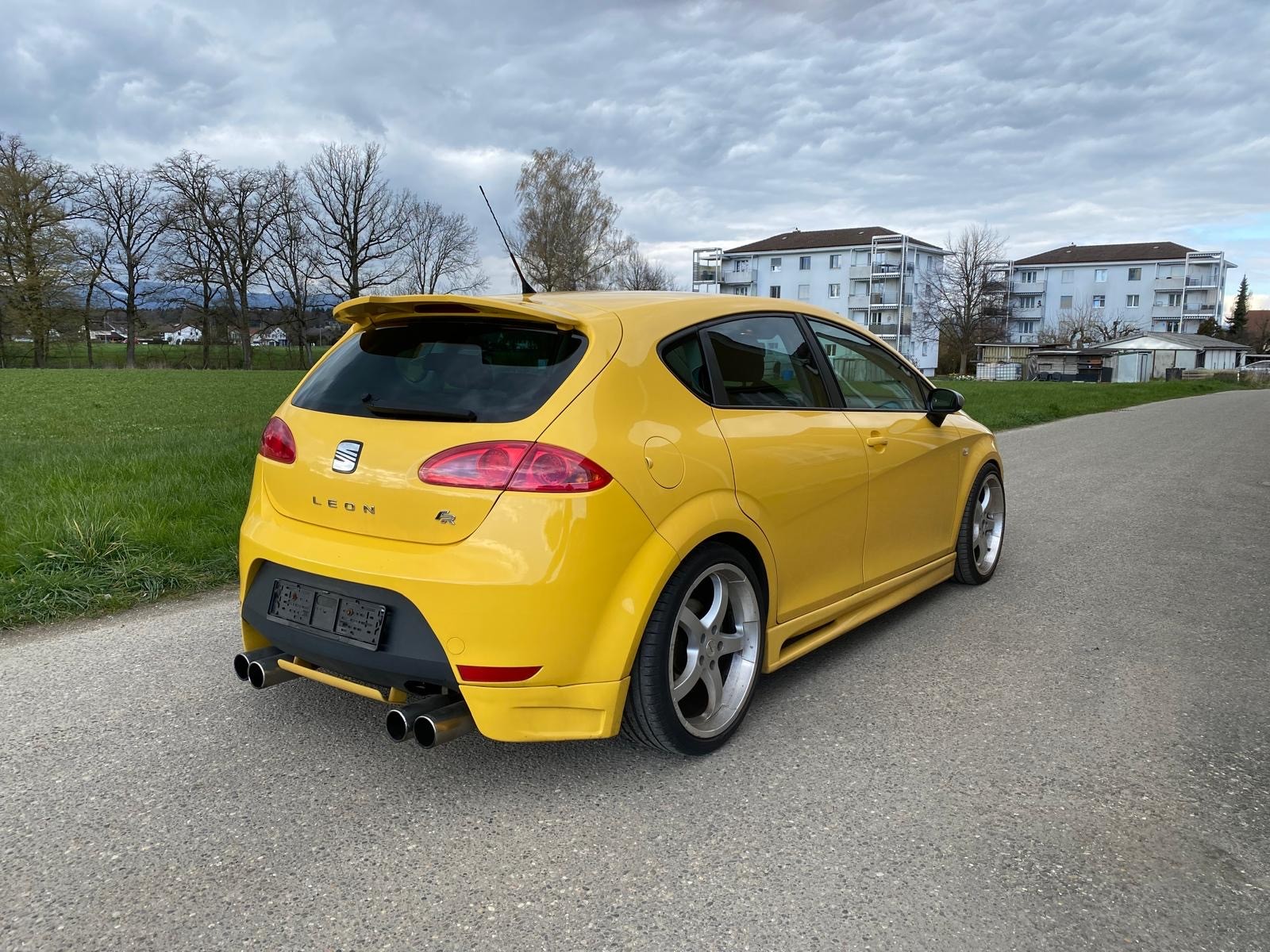 SEAT Leon 2.0 TSI FR-image-2