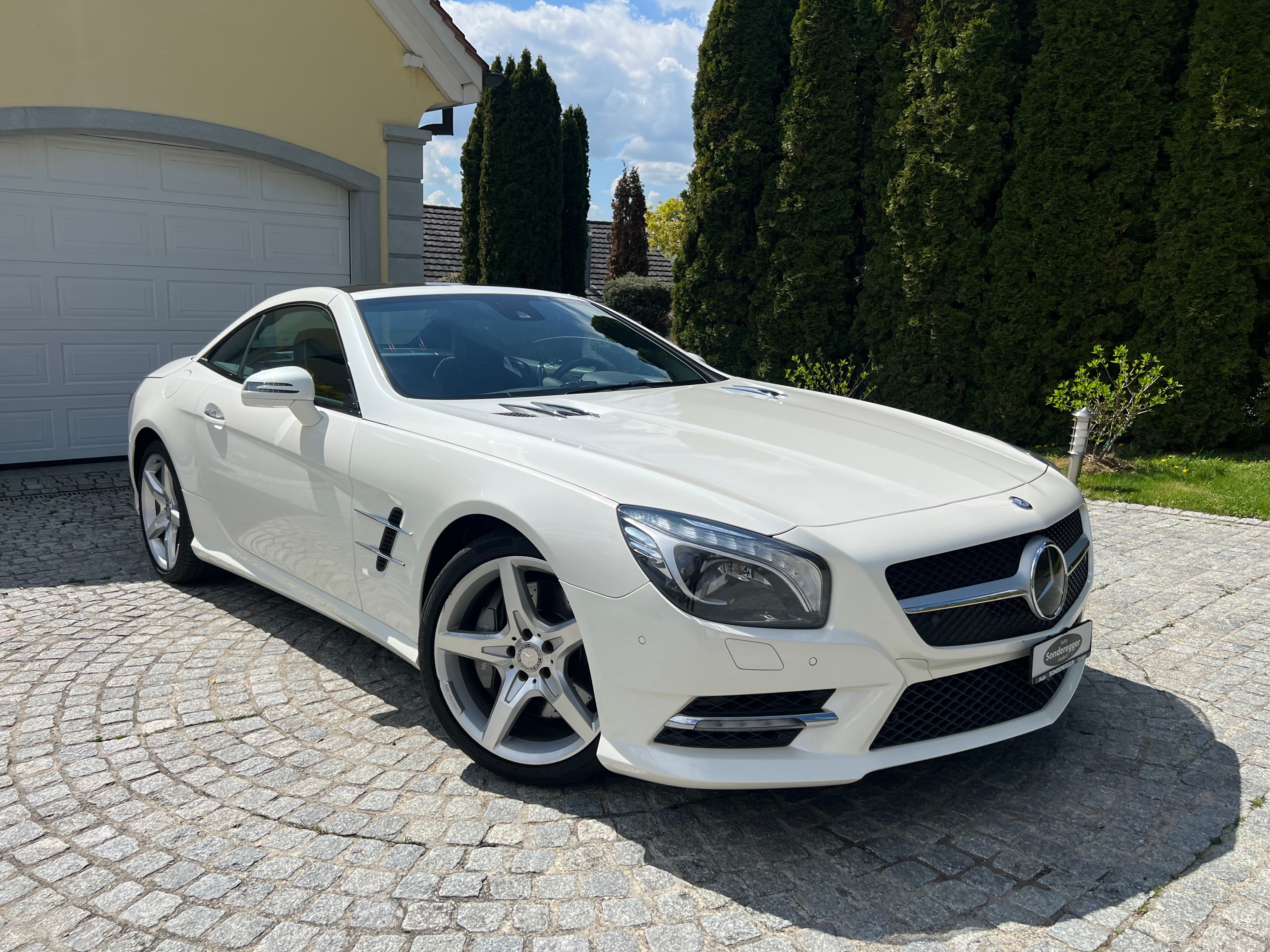 Car photo