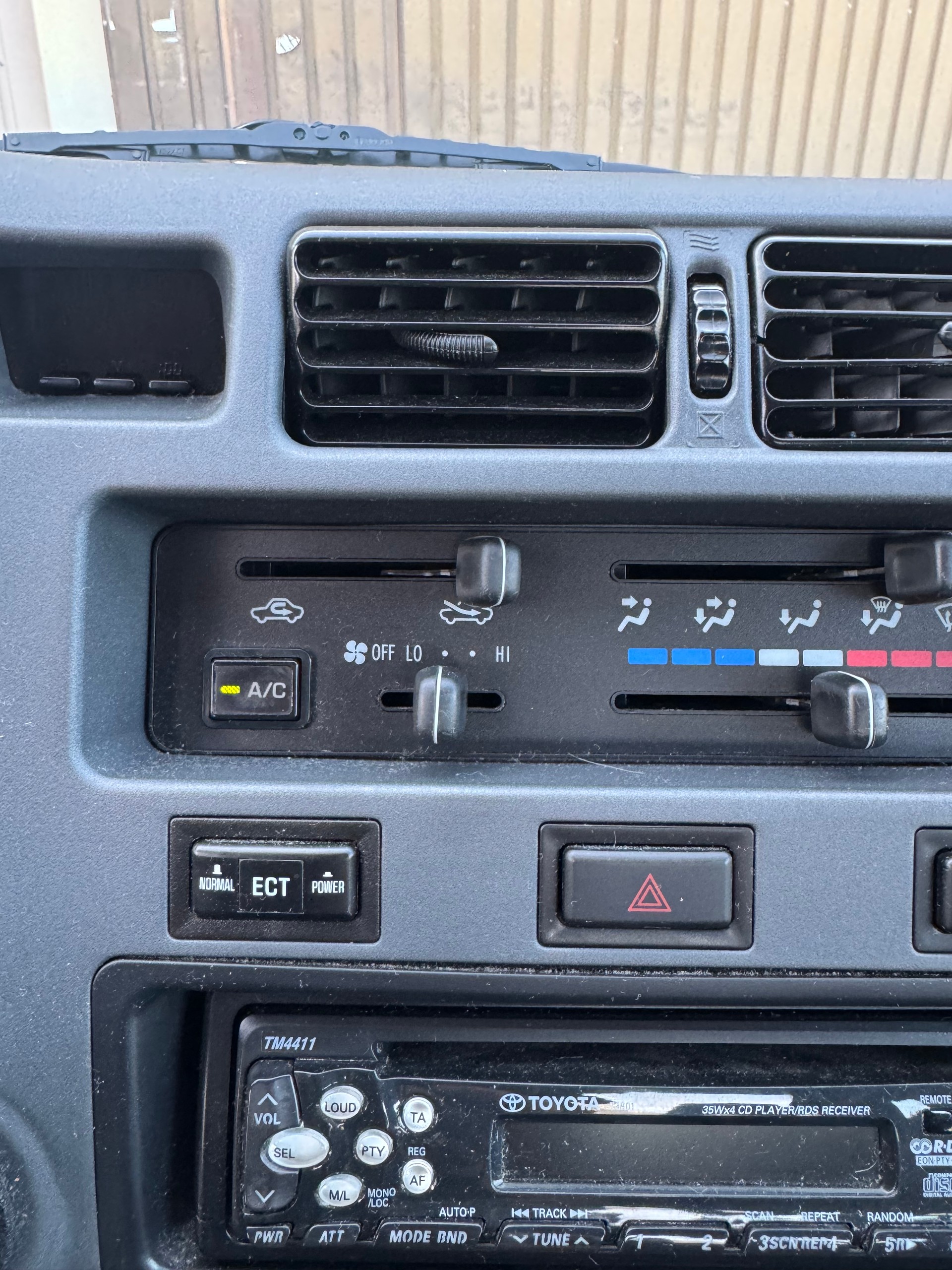 TOYOTA RAV-4 GX-image-13