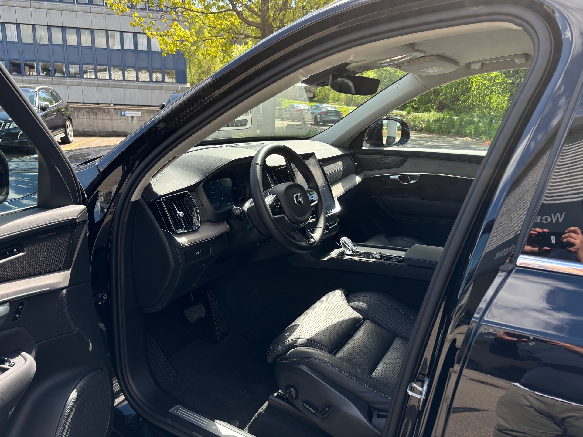 VOLVO XC90 2.0 B5 MH Plus Bright AWD-showroom-element-2