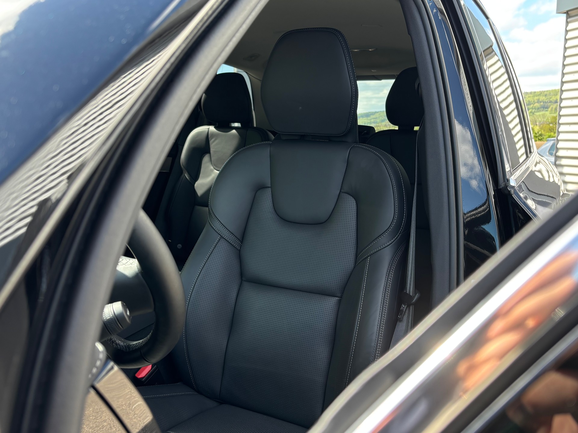 VOLVO XC90 2.0 B5 MH Plus Bright AWD-showroom-element-3