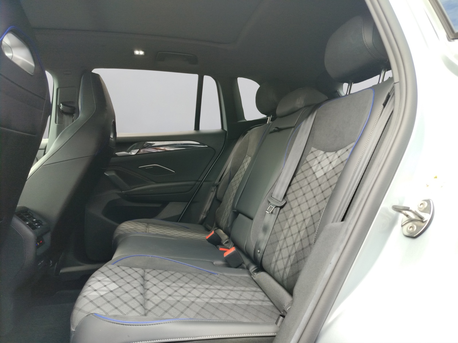 VW Tiguan 1.5 TSI evo2 mHEV R-Line DSG-image-10