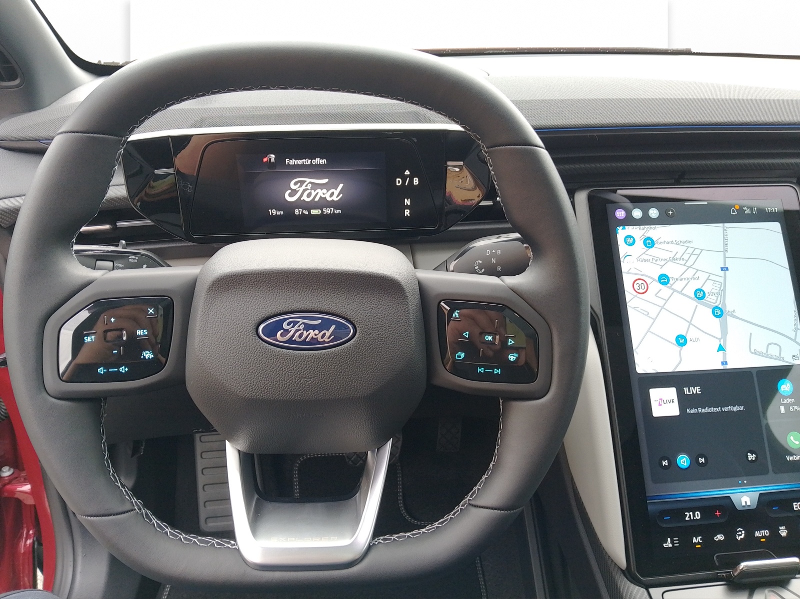 FORD Explorer Extended Range Premium AWD-image-4