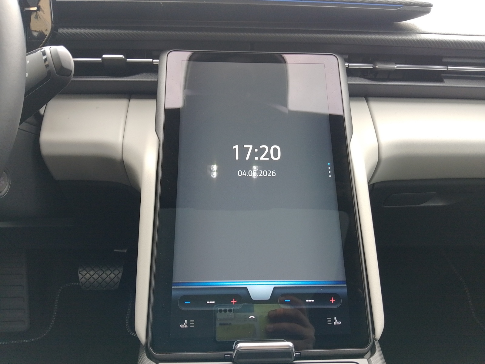 FORD Explorer Extended Range Premium AWD-image-10