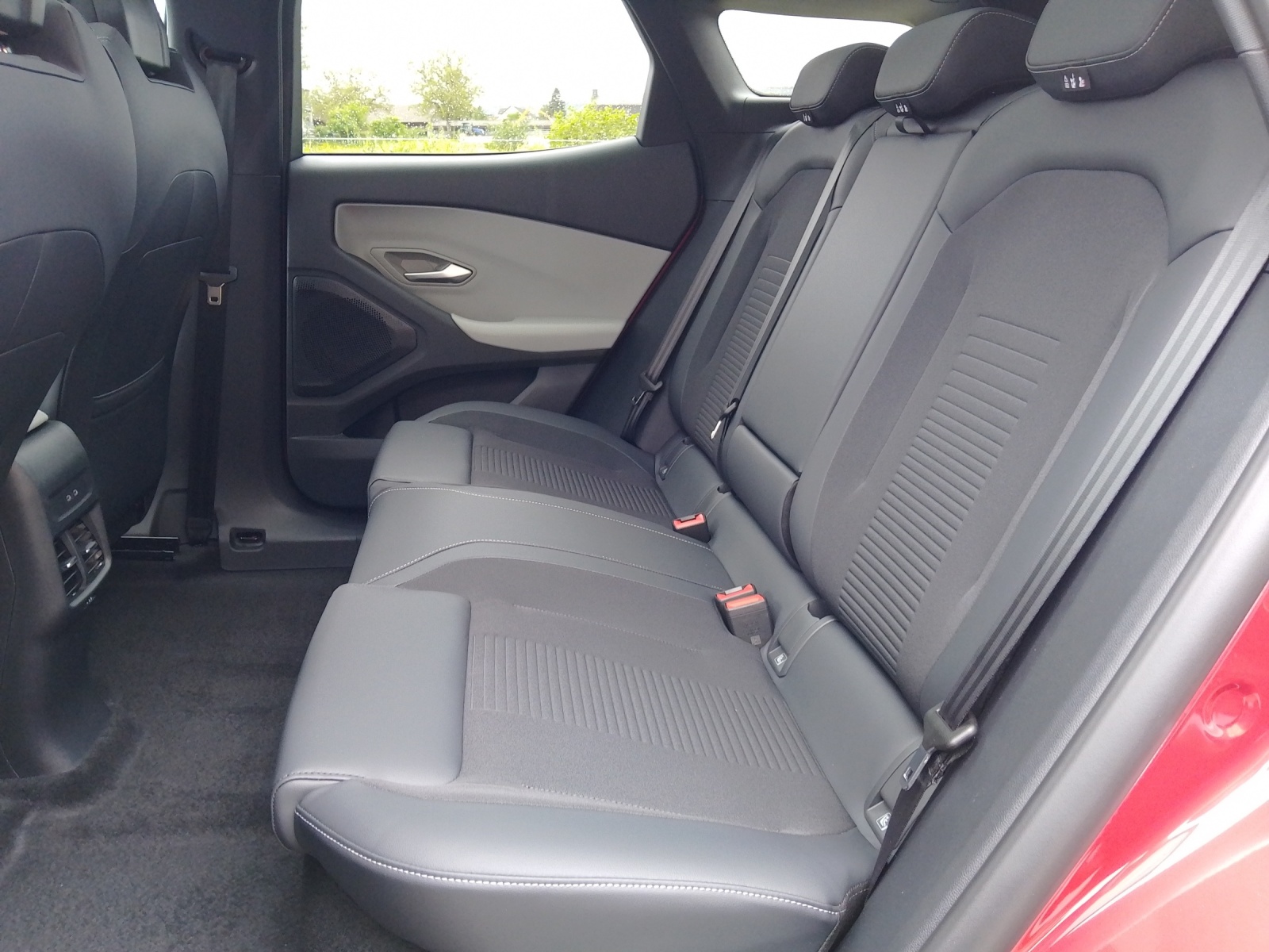 FORD Explorer Extended Range Premium AWD-image-9