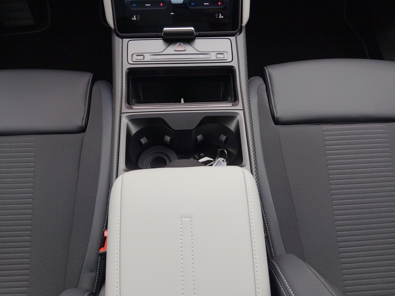 FORD Explorer Extended Range Premium AWD-image-8