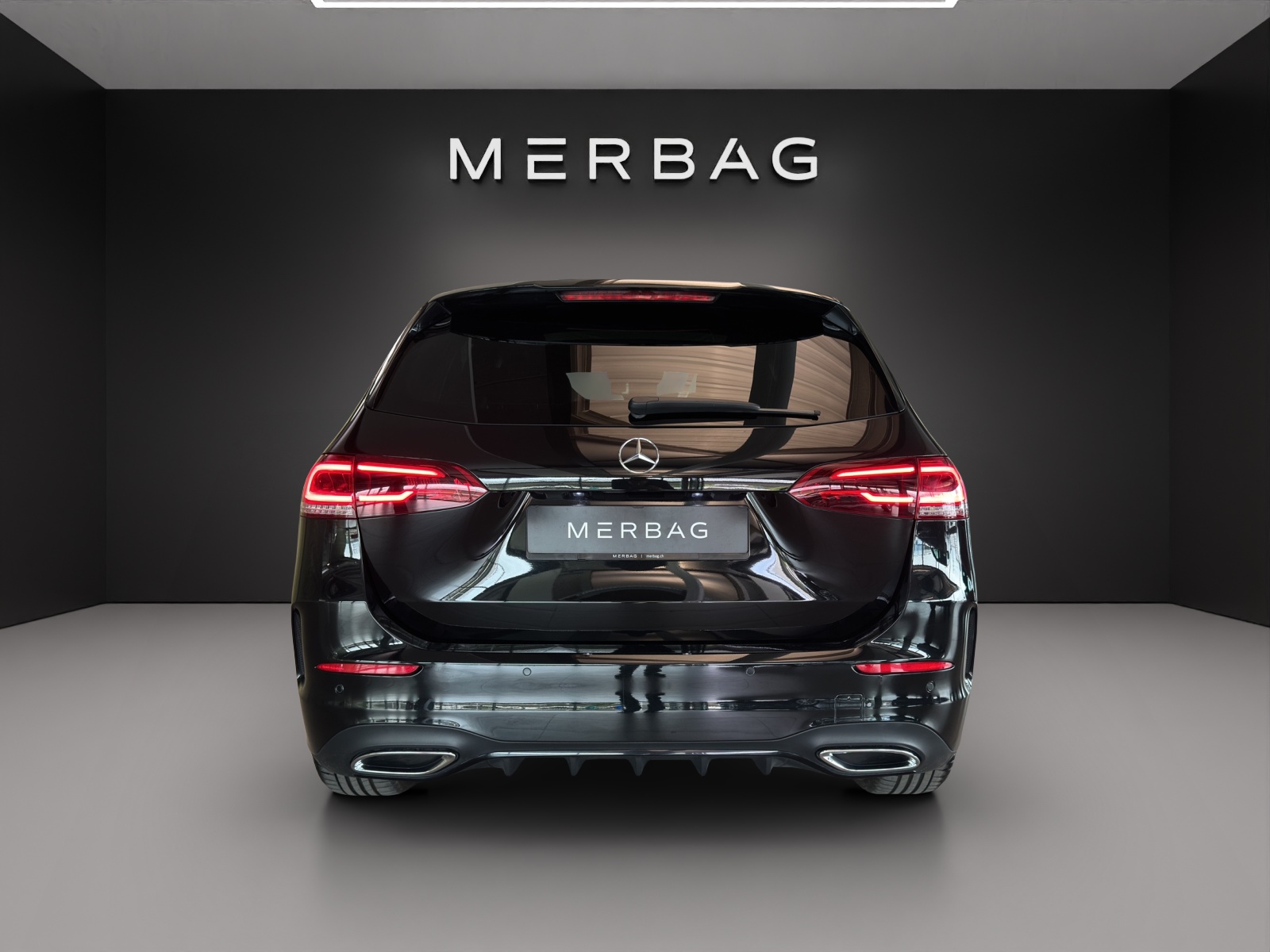 MERCEDES-BENZ B 250 4Matic AMG Line-image-4