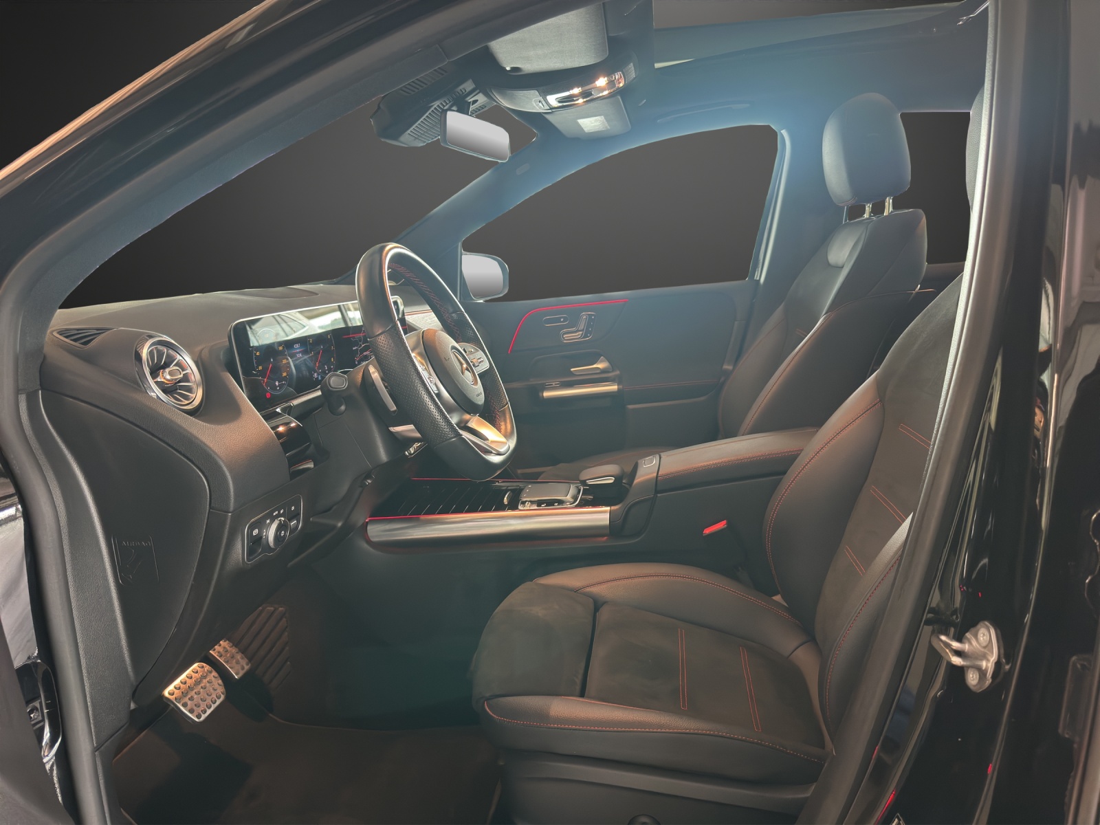 MERCEDES-BENZ B 250 4Matic AMG Line-image-8