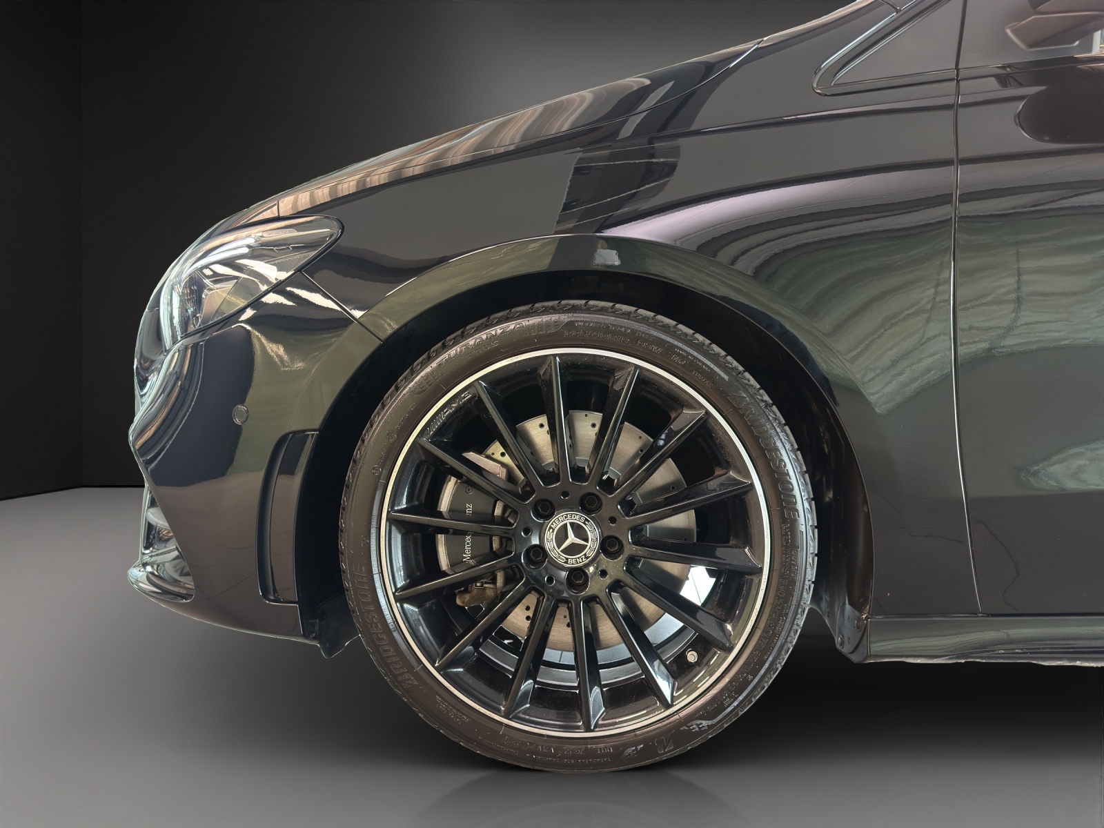 MERCEDES-BENZ B 250 4Matic AMG Line-image-7