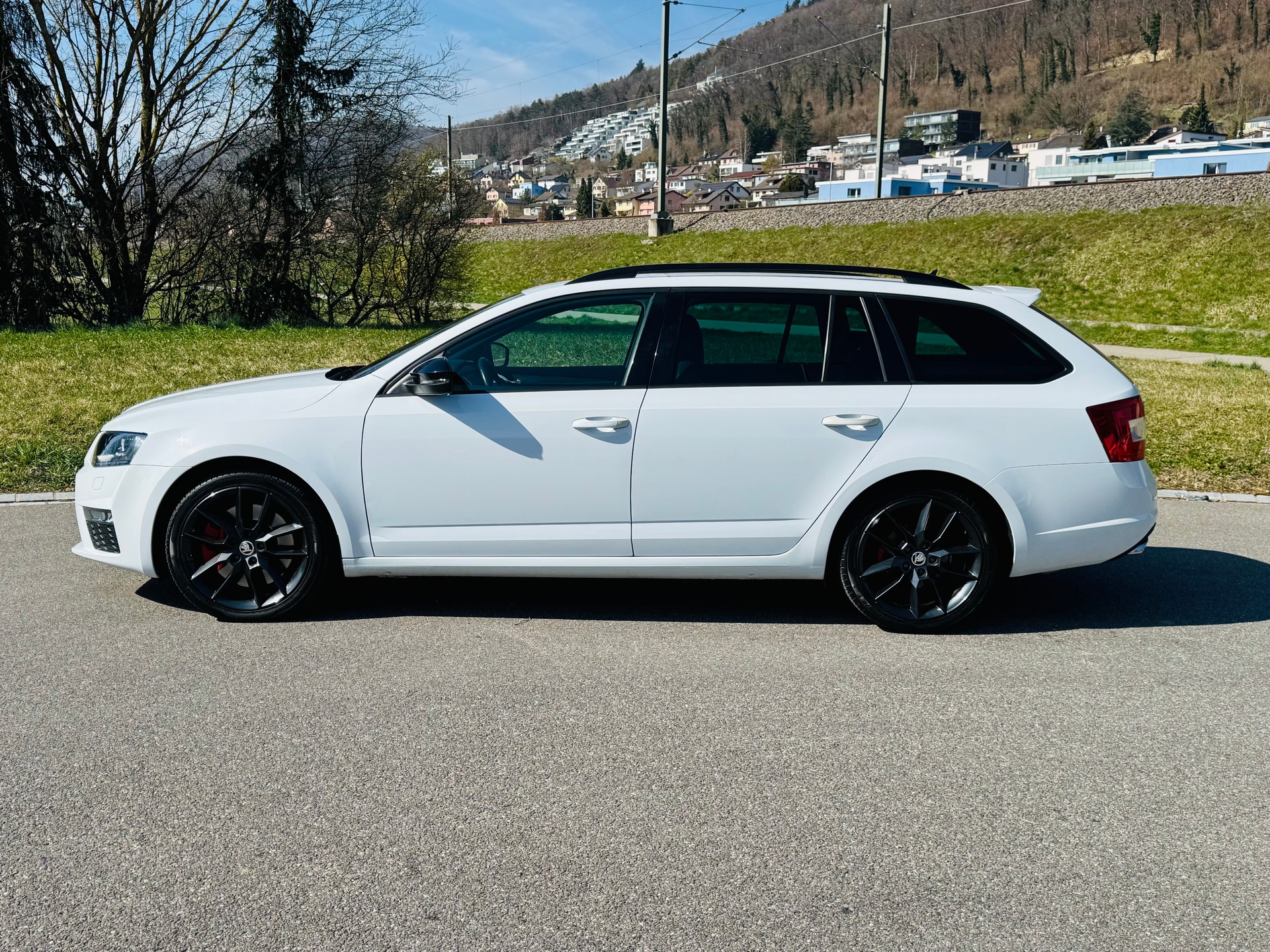 SKODA Octavia Combi 2.0 TSI RS DSG-image-6