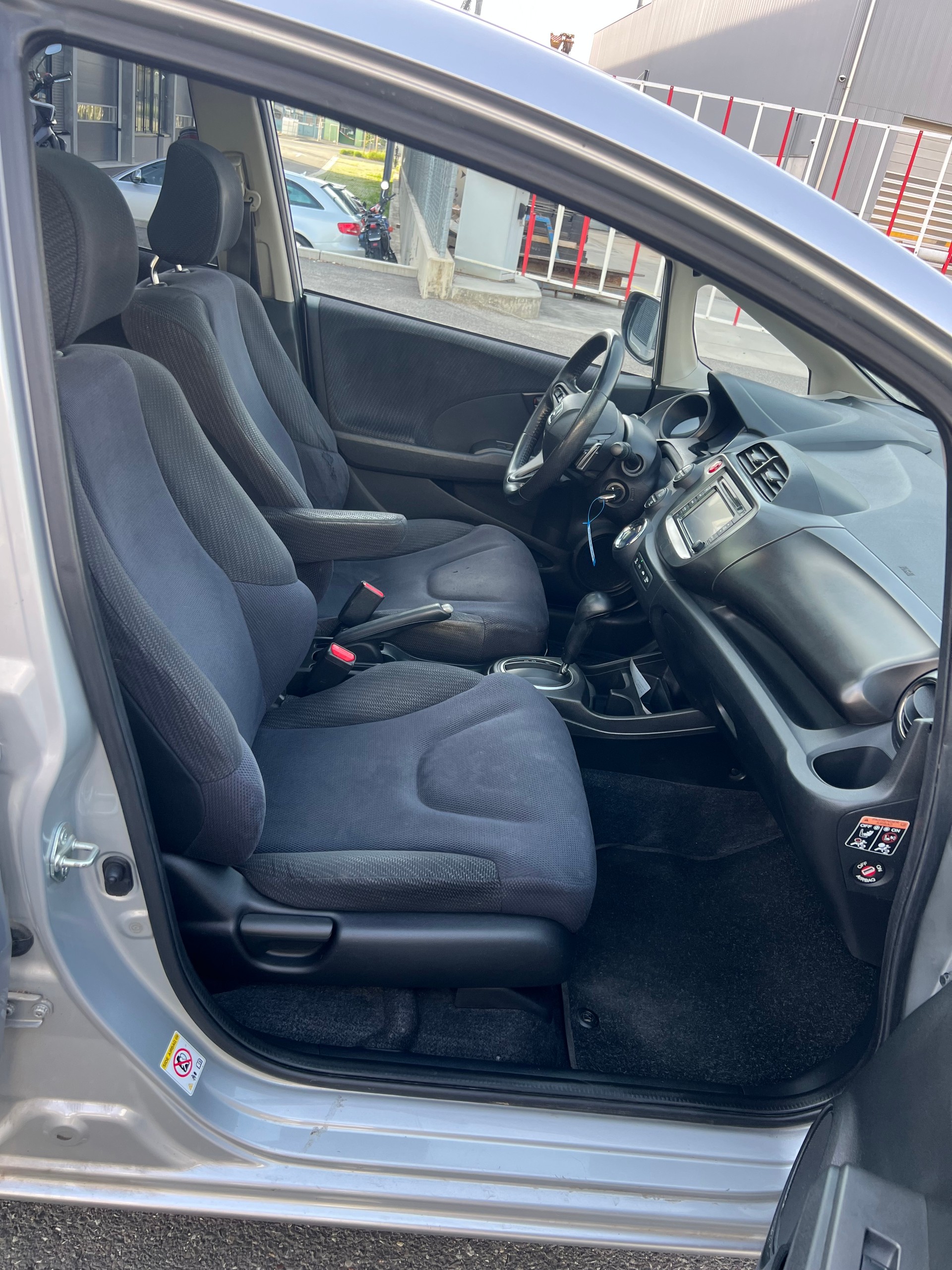 HONDA Jazz 1.3i Hybrid Exclusive CVT-image-12