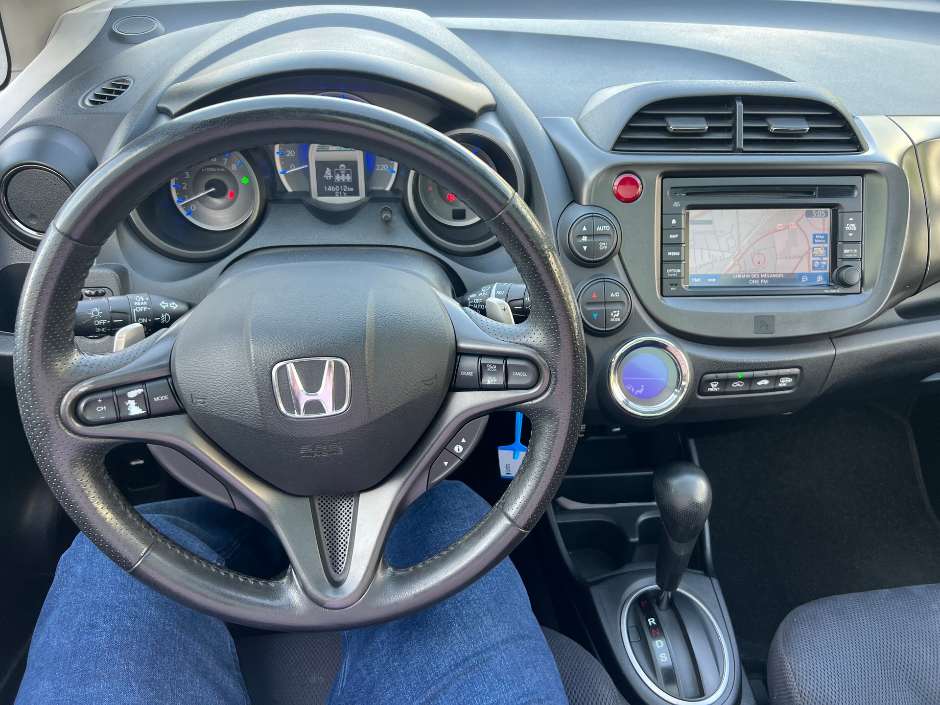 HONDA Jazz 1.3i Hybrid Exclusive CVT-image-11